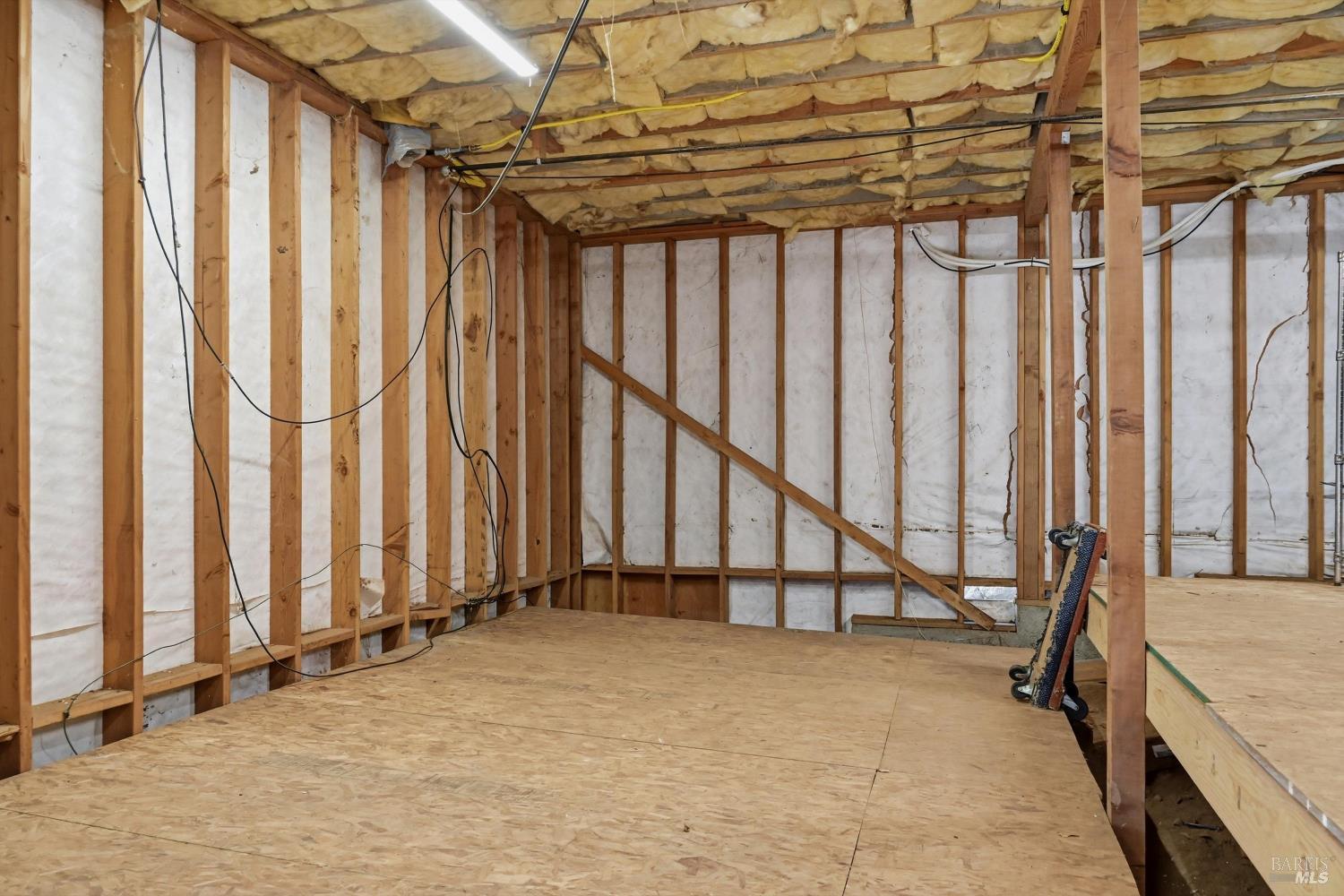 Detail Gallery Image 34 of 40 For 18669 Deer Hill Rd, Hidden Valley Lake,  CA 95467 - 3 Beds | 2 Baths