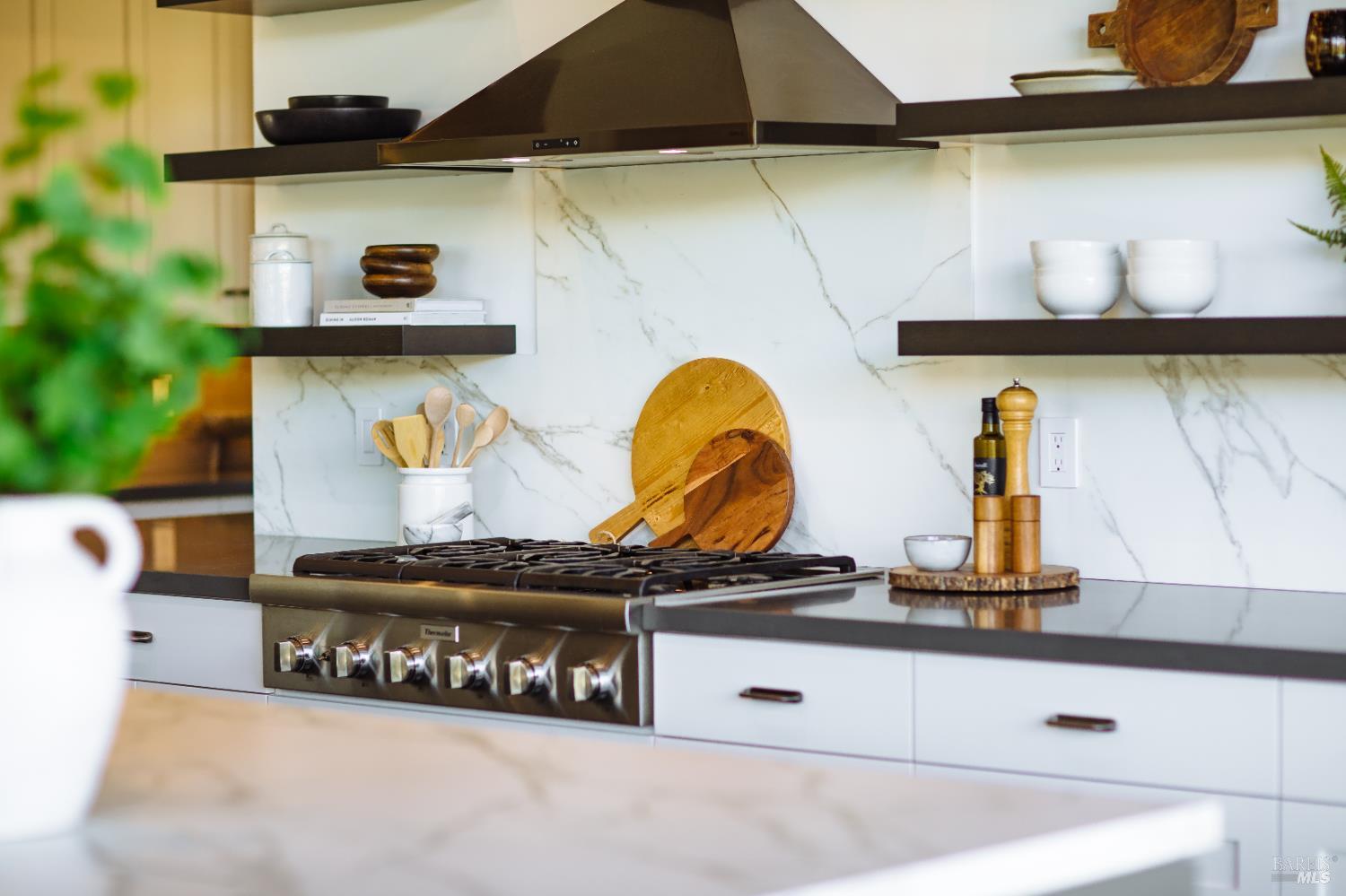 Detail Gallery Image 16 of 74 For 4125 Wallace Rd, Santa Rosa,  CA 95404 - 3 Beds | 4/1 Baths