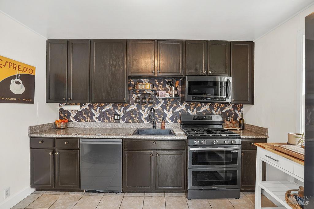 Detail Gallery Image 6 of 20 For 59 Baldwin St, Vallejo,  CA 94590 - 2 Beds | 1 Baths