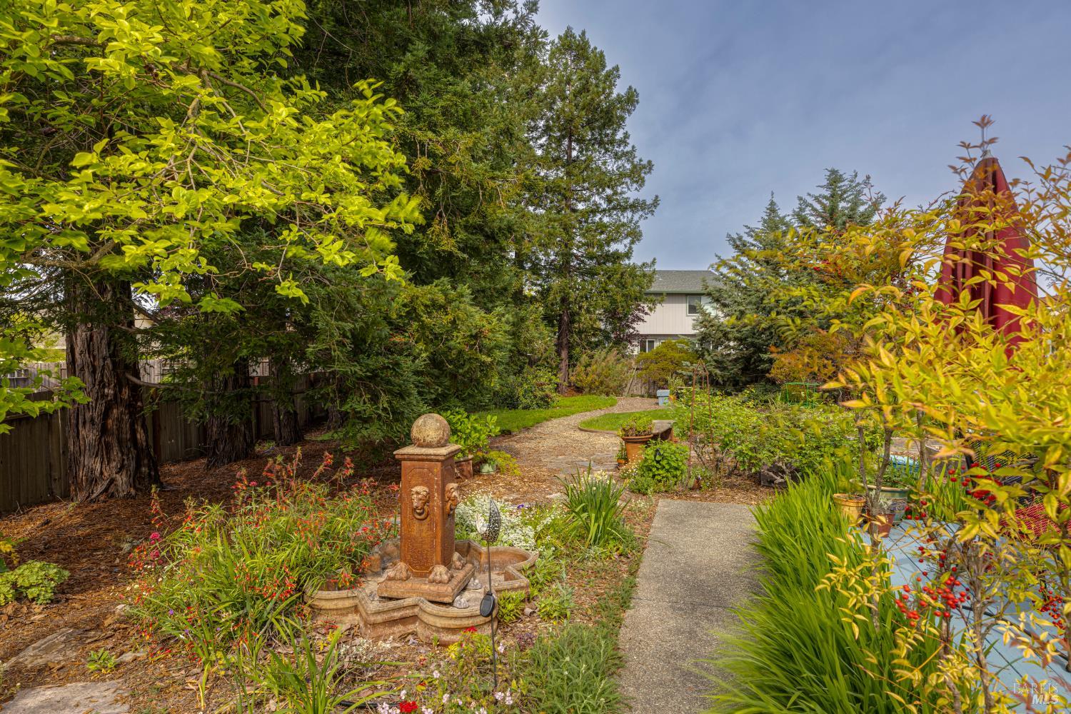 Detail Gallery Image 26 of 39 For 29 Caulfield Ct, Petaluma,  CA 94954 - 4 Beds | 3 Baths