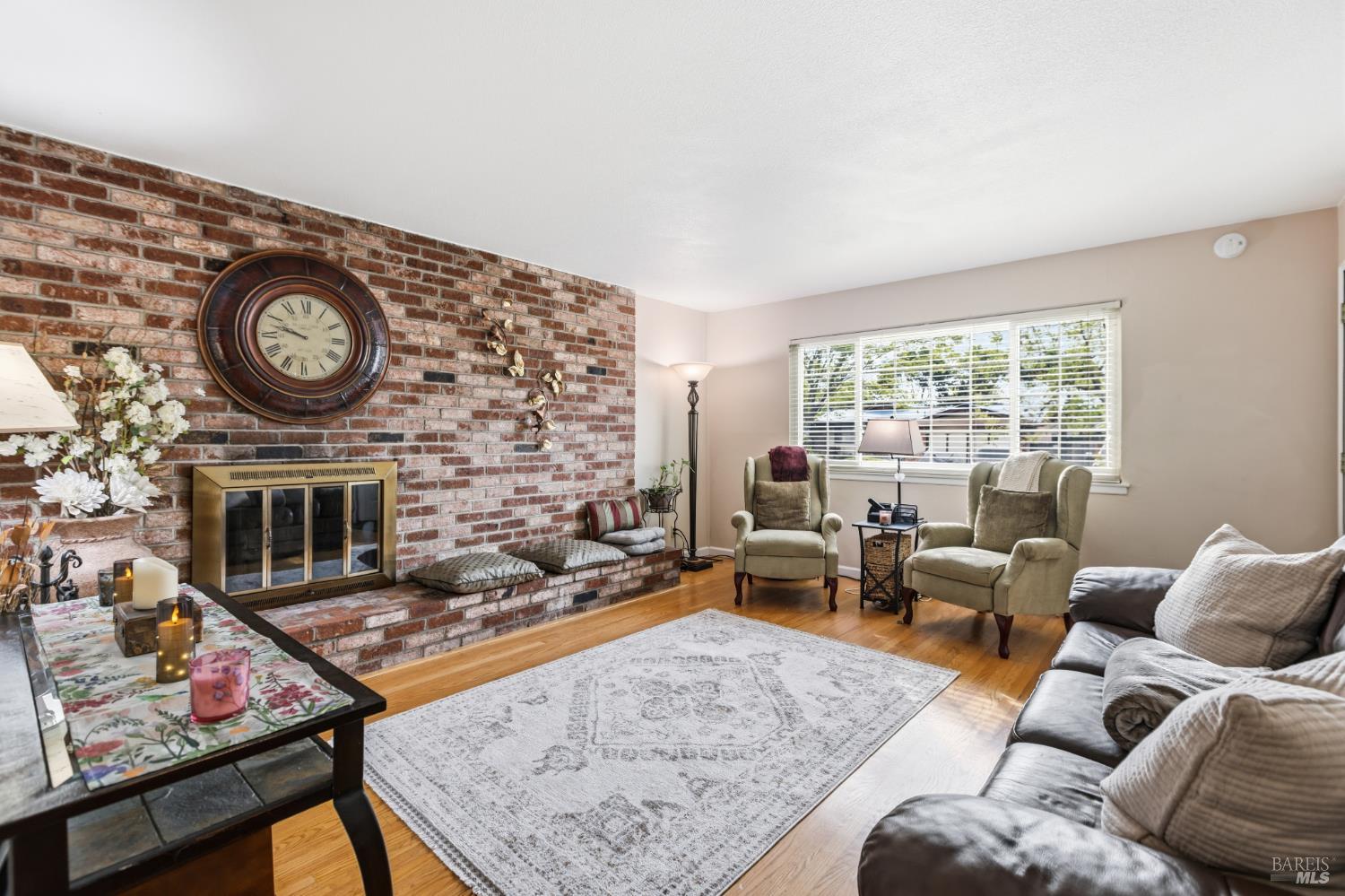 Detail Gallery Image 5 of 29 For 1260 Sierra Ave, Napa,  CA 94558 - 3 Beds | 2 Baths