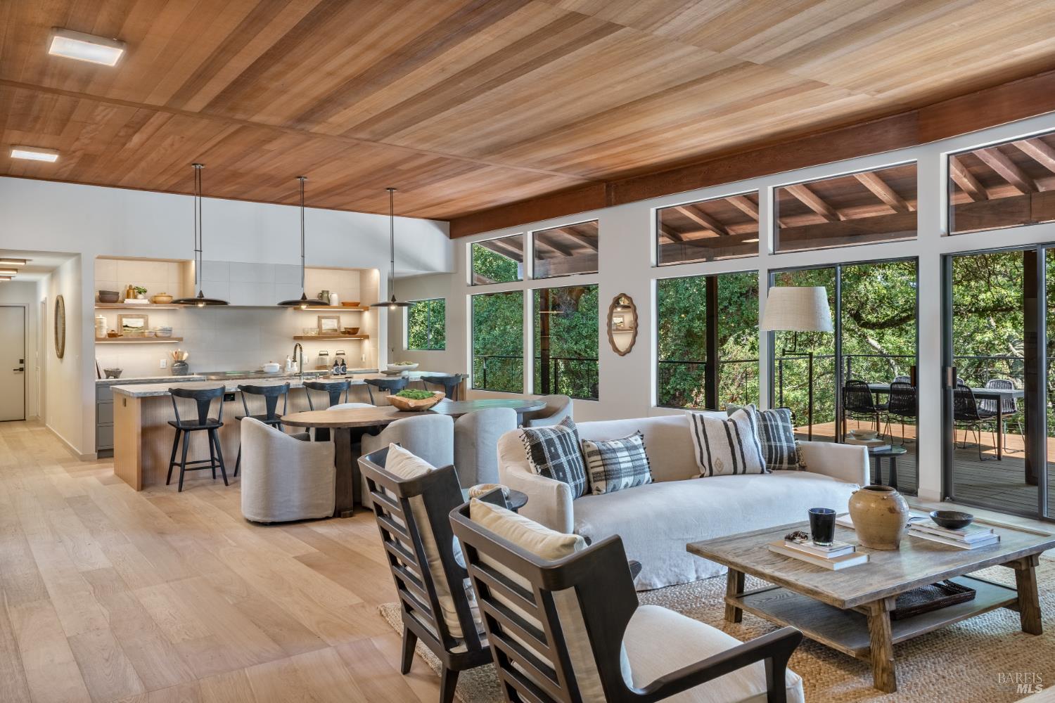 Detail Gallery Image 5 of 43 For 18492 White Oak Dr, Sonoma,  CA 95476 - 4 Beds | 4/1 Baths