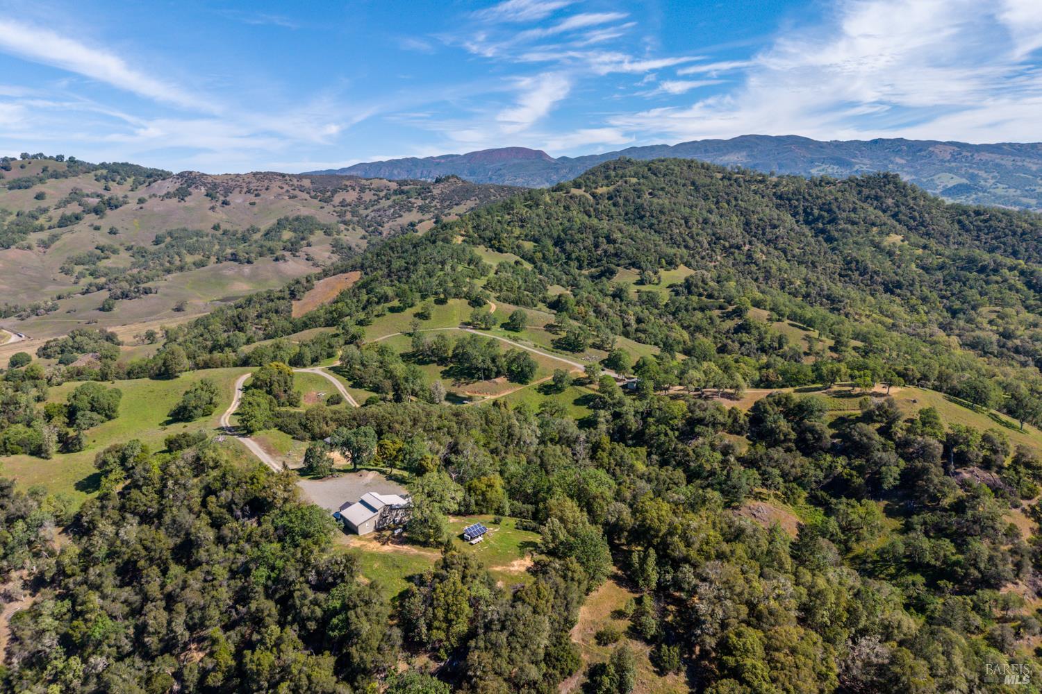 Detail Gallery Image 4 of 48 For 2800 Feliz Creek Rd, Hopland,  CA 95449 - – Beds | – Baths