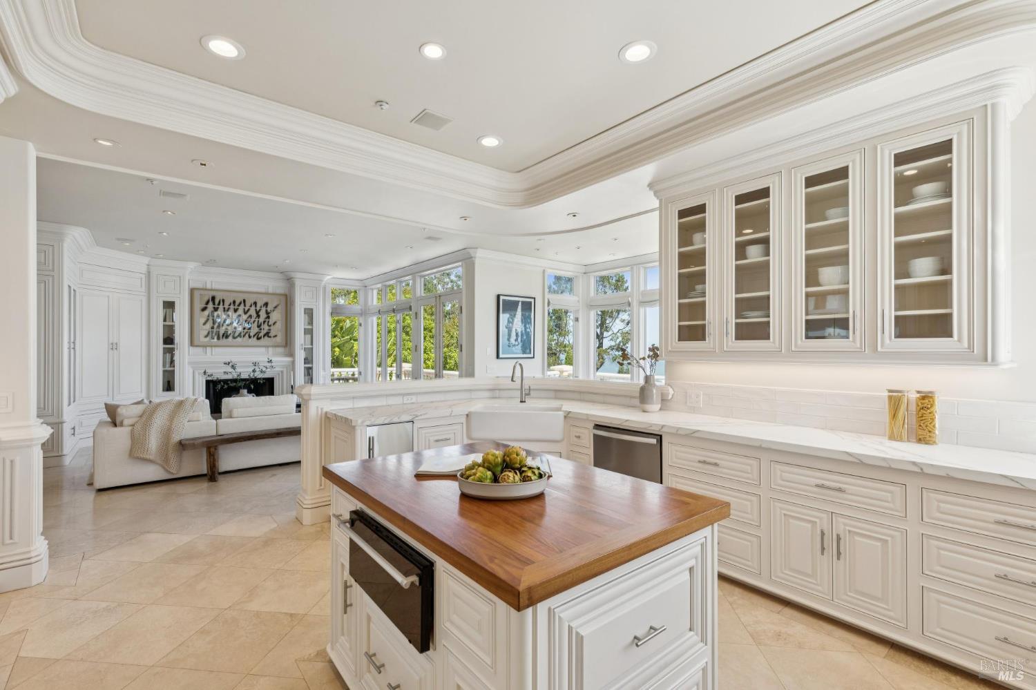 Detail Gallery Image 33 of 96 For 44 Marin Bay Park Ct, San Rafael,  CA 94901 - 5 Beds | 5/1 Baths