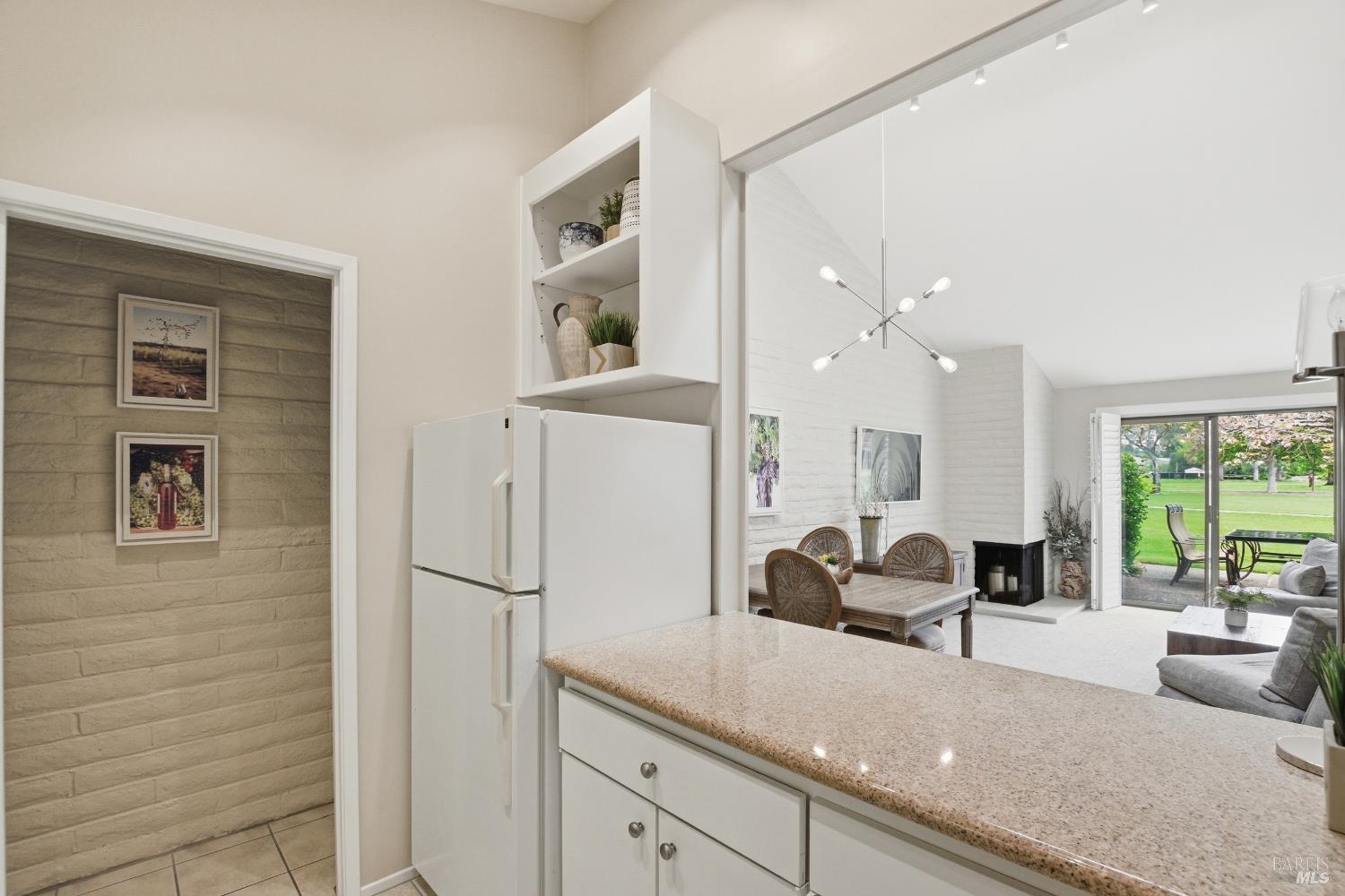 Detail Gallery Image 9 of 49 For 13 Fairways Dr, Napa,  CA 94558 - 2 Beds | 2 Baths