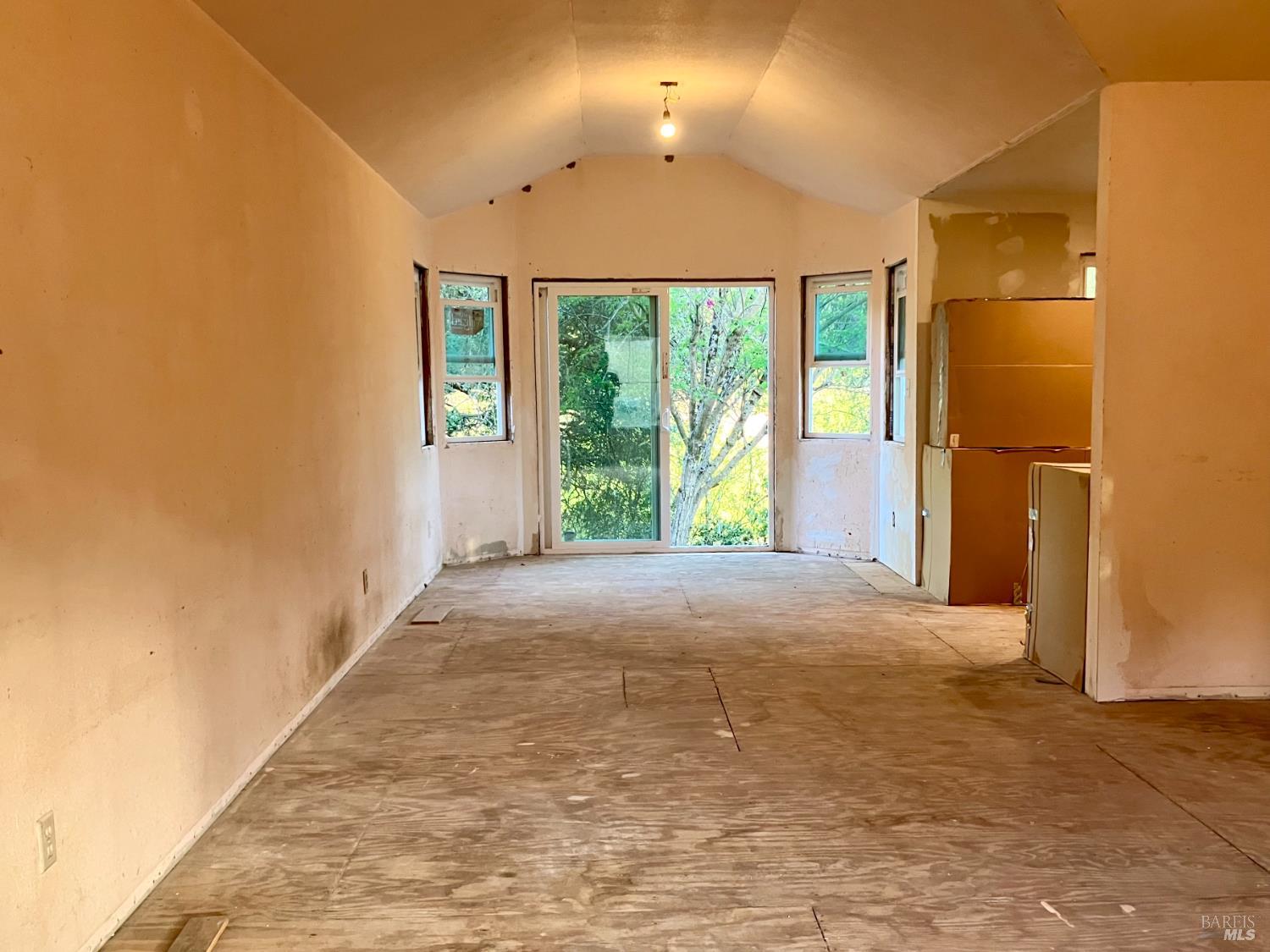 Detail Gallery Image 14 of 30 For 17440 Cache Creek Rd, Clearlake Oaks,  CA 95423 - 3 Beds | 2 Baths