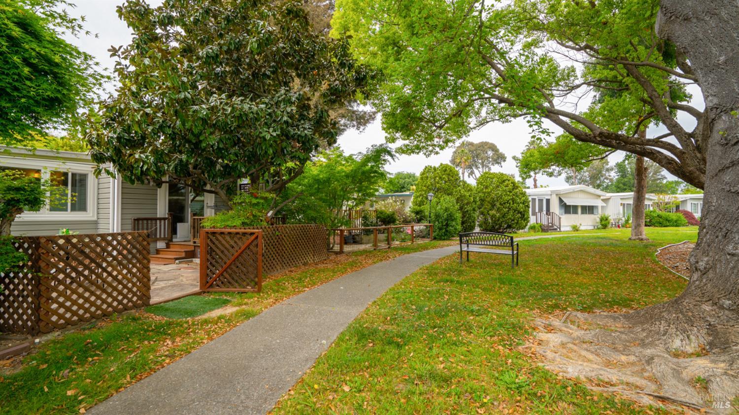 Detail Gallery Image 30 of 44 For 204 Barcelona Ave, Novato,  CA 94949 - 2 Beds | 2 Baths