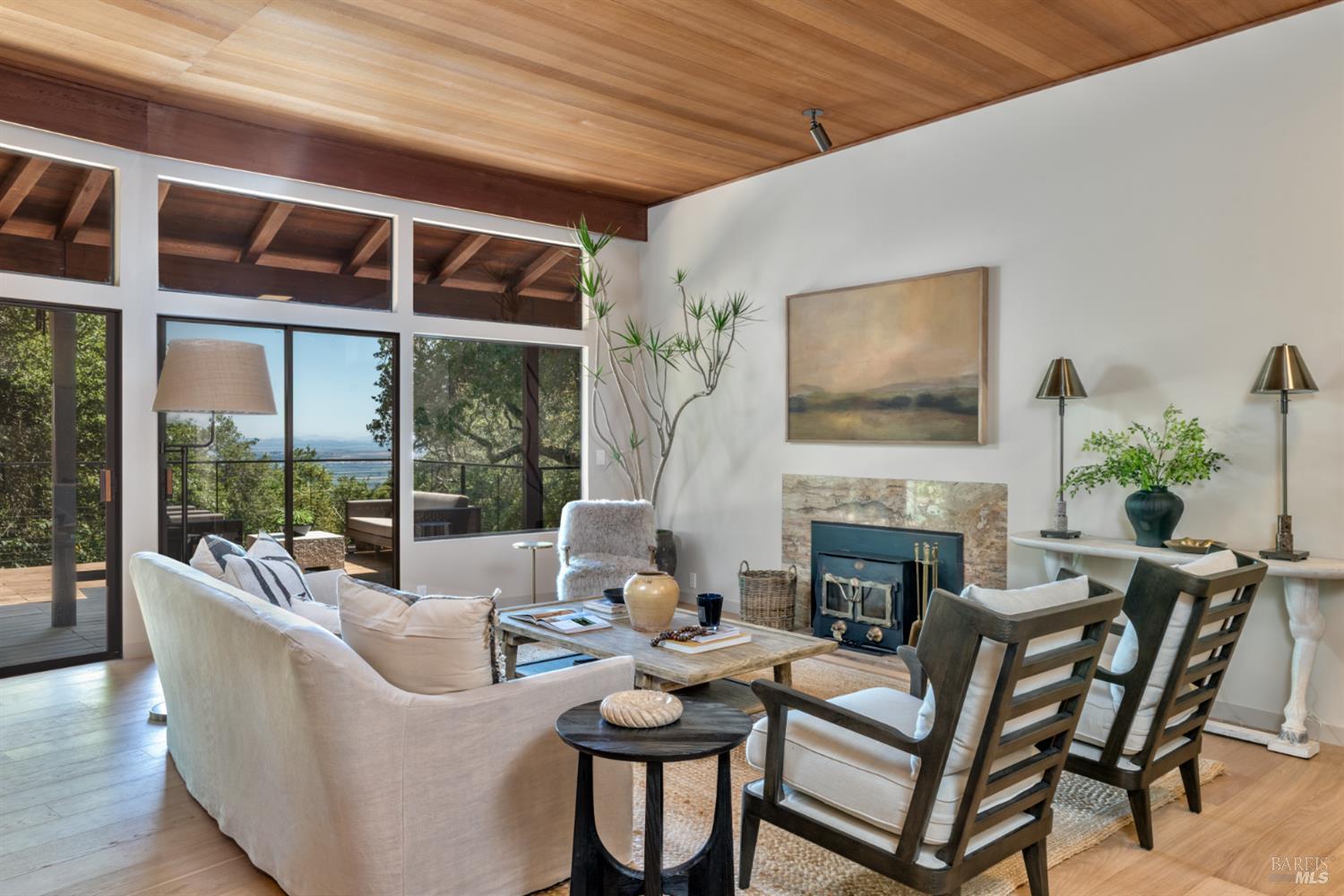 Detail Gallery Image 12 of 43 For 18492 White Oak Dr, Sonoma,  CA 95476 - 4 Beds | 4/1 Baths