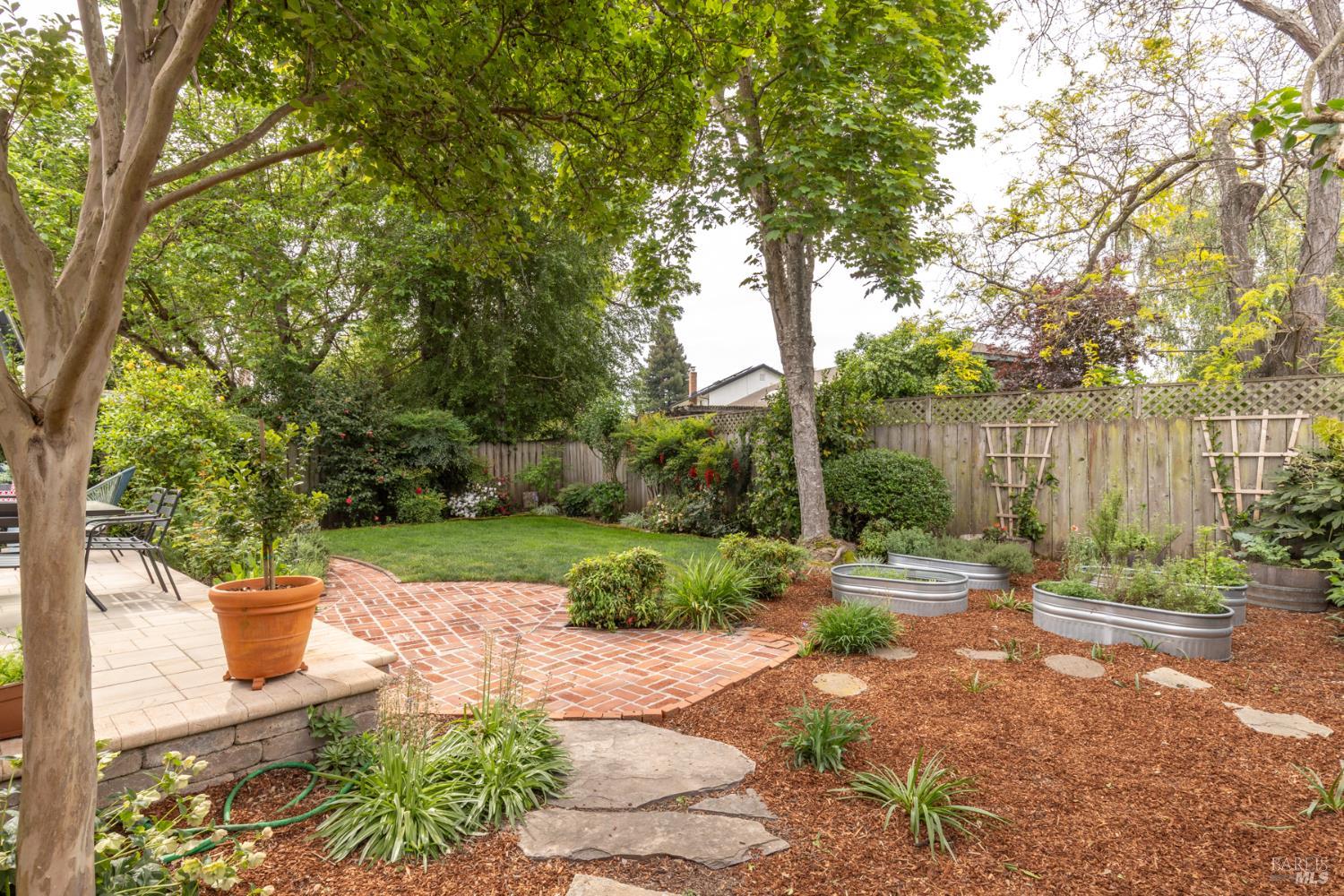 Detail Gallery Image 26 of 54 For 2431 Shoreline Dr, Napa,  CA 94558 - 3 Beds | 2 Baths