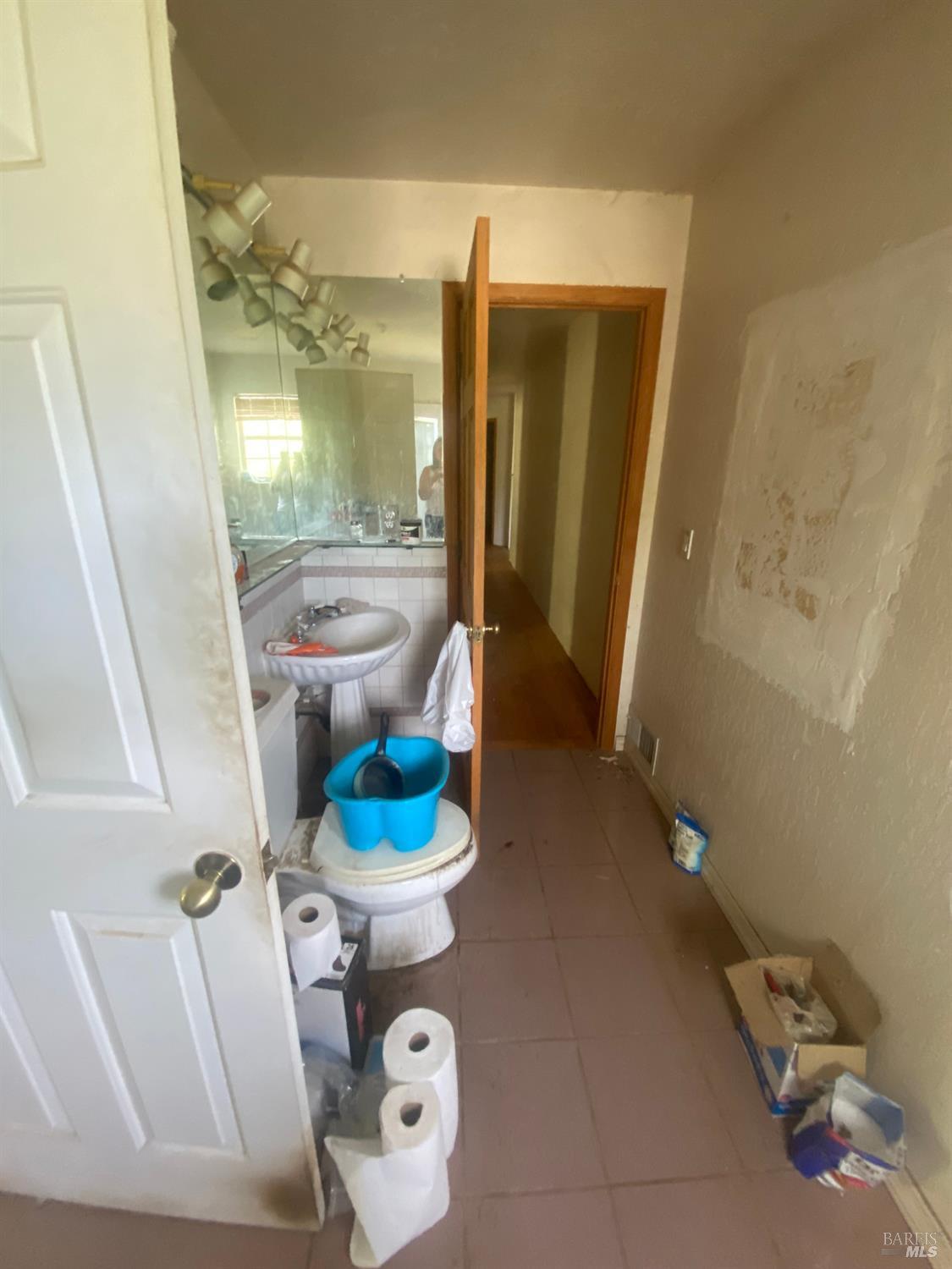 Detail Gallery Image 11 of 29 For 17396 Meadow View Dr, Hidden Valley Lake,  CA 95467 - 4 Beds | 4 Baths