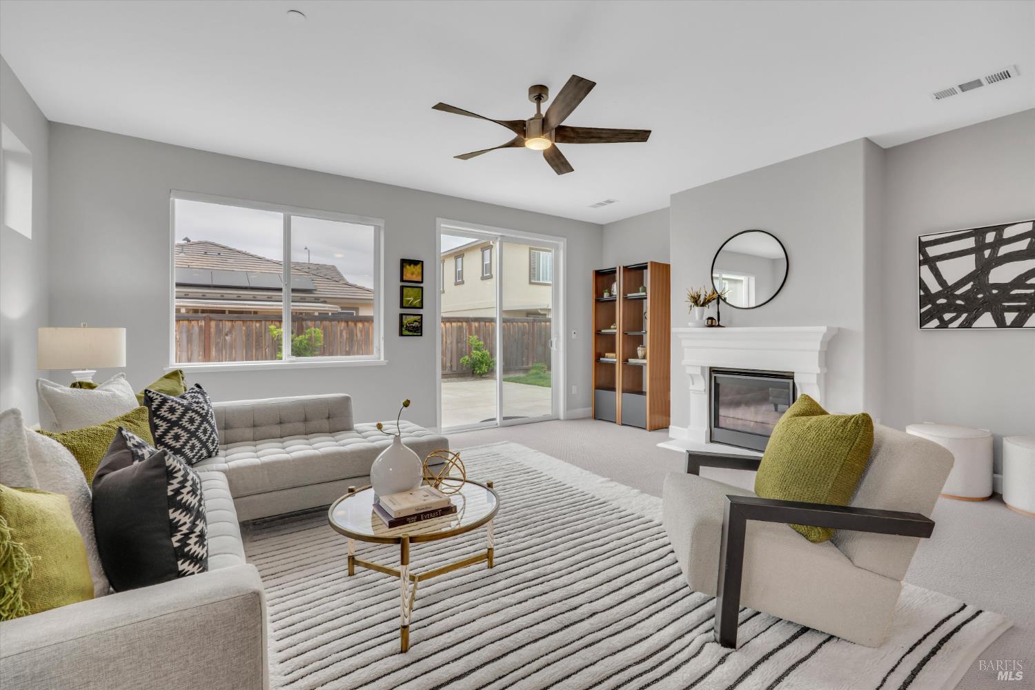 Detail Gallery Image 13 of 45 For 580 Kingbird Cir, Vacaville,  CA 95688 - 5 Beds | 4/1 Baths