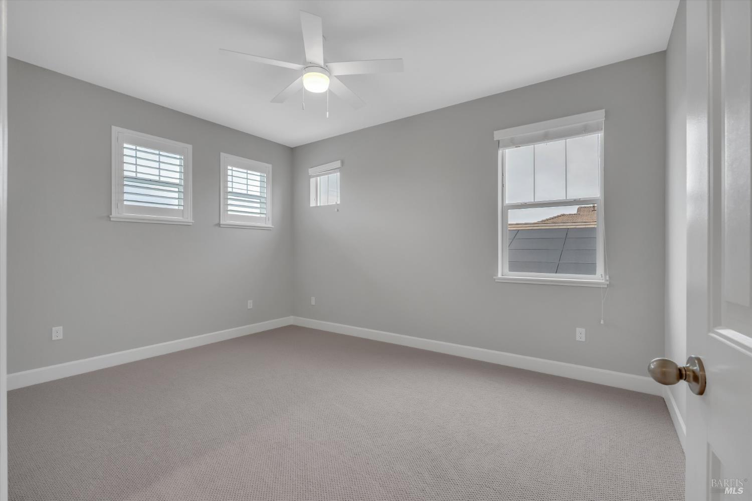 Detail Gallery Image 28 of 45 For 580 Kingbird Cir, Vacaville,  CA 95688 - 5 Beds | 4/1 Baths