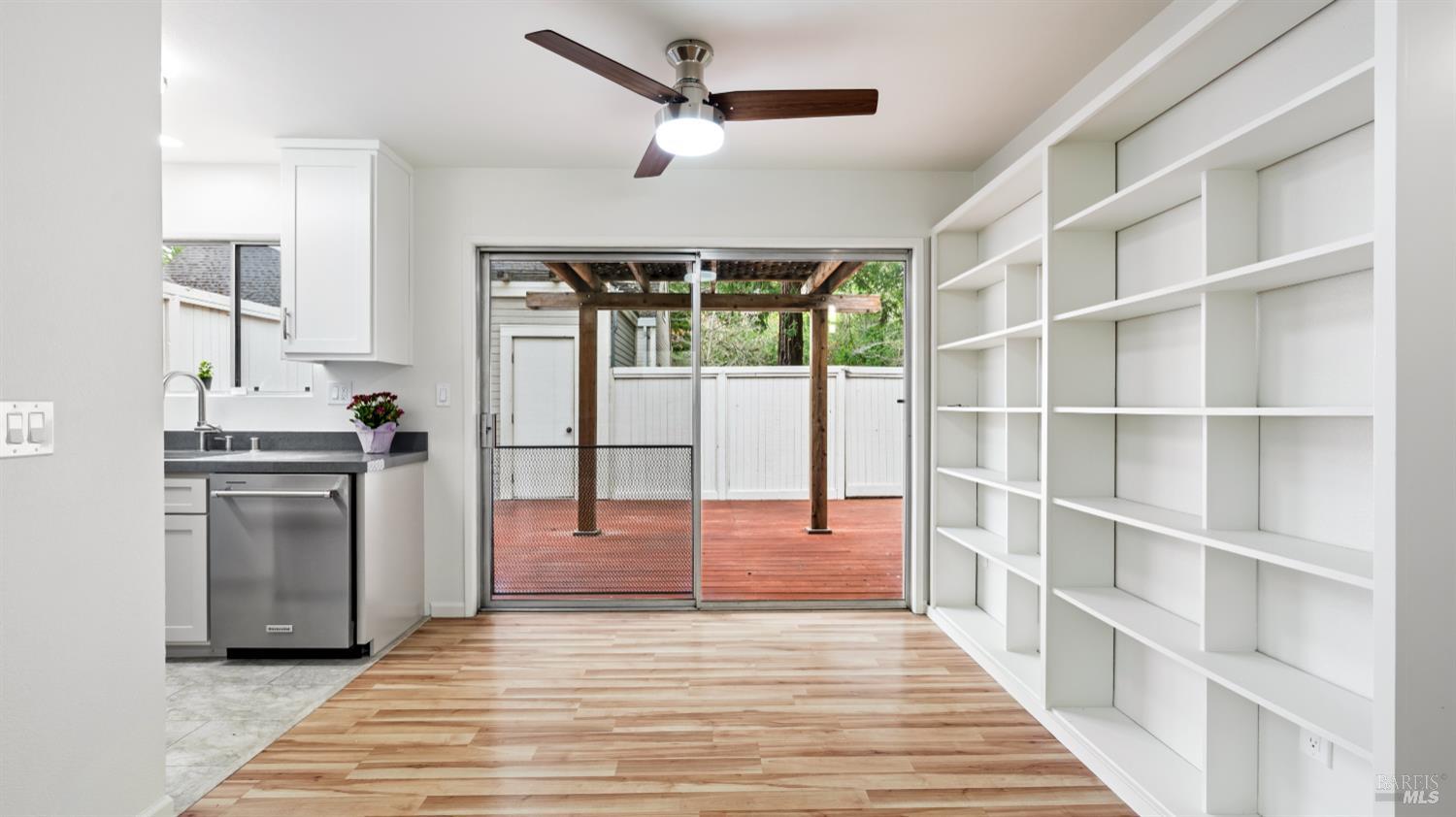 Detail Gallery Image 8 of 33 For 3335 Yulupa Ave, Santa Rosa,  CA 95405 - 3 Beds | 1/1 Baths