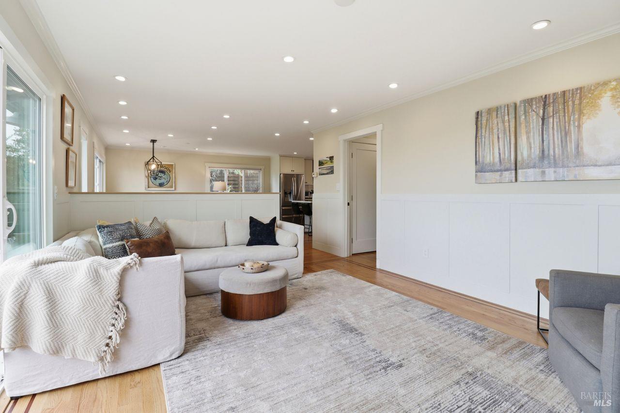 Detail Gallery Image 12 of 46 For 54 Manzanita Ave, Novato,  CA 94945 - 3 Beds | 2 Baths