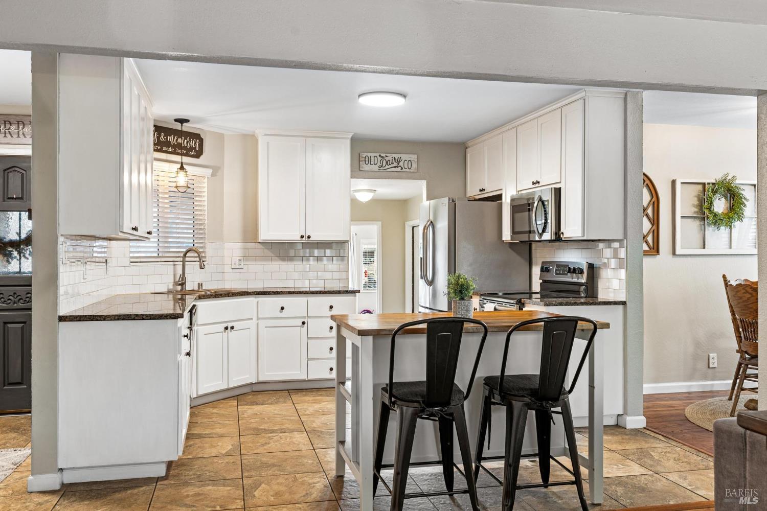 Detail Gallery Image 10 of 30 For 100 Anita Ct, Vacaville,  CA 95688 - 3 Beds | 2 Baths