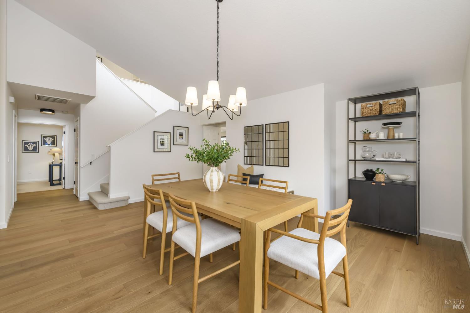 Detail Gallery Image 9 of 45 For 493 Fieldstone Dr, Novato,  CA 94945 - 4 Beds | 3 Baths