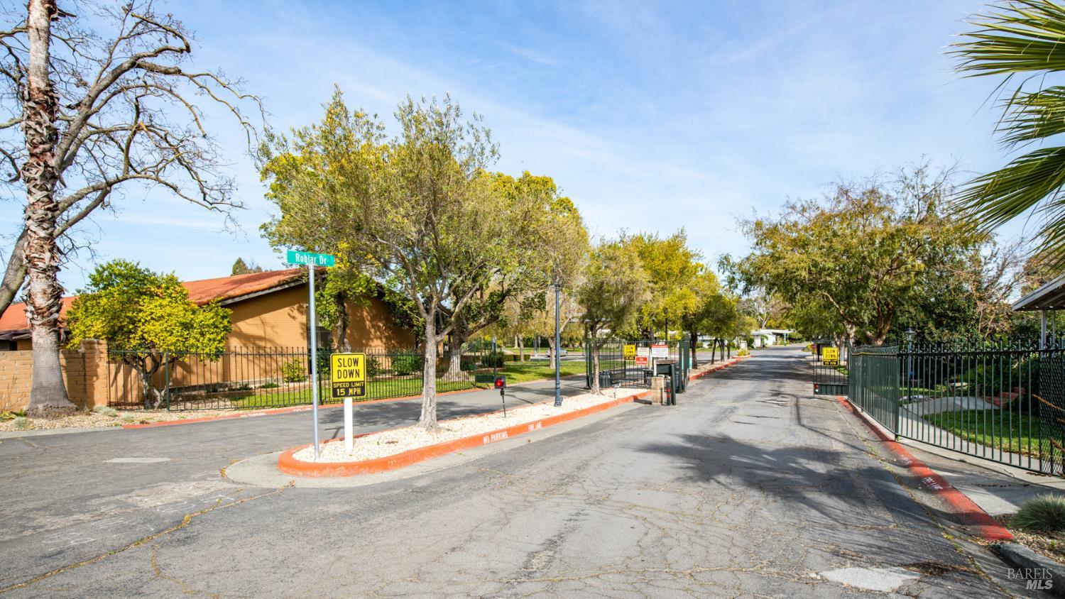 Detail Gallery Image 38 of 44 For 204 Barcelona Ave, Novato,  CA 94949 - 2 Beds | 2 Baths