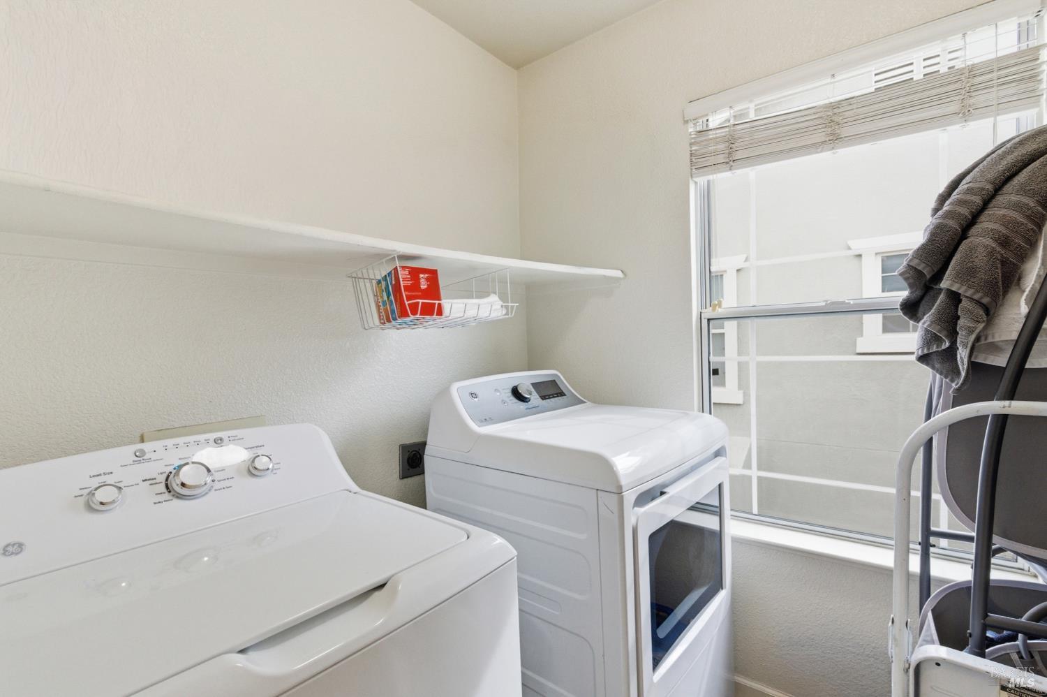 Detail Gallery Image 23 of 52 For 110 Chimney Rock Dr, Vacaville,  CA 95687 - 3 Beds | 2/1 Baths