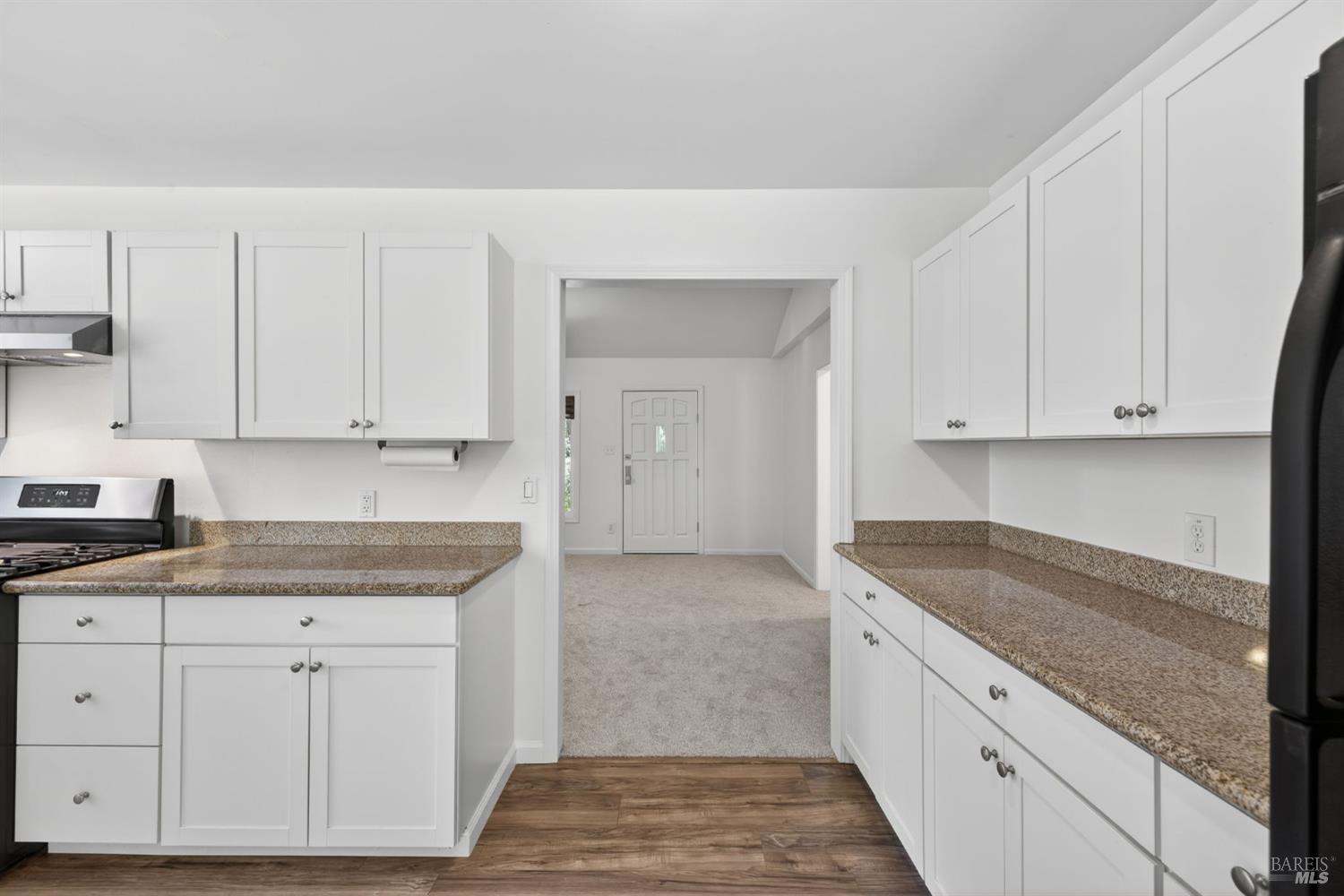 Detail Gallery Image 9 of 26 For 10661 Woodside Dr, Forestville,  CA 95436 - 2 Beds | 1 Baths