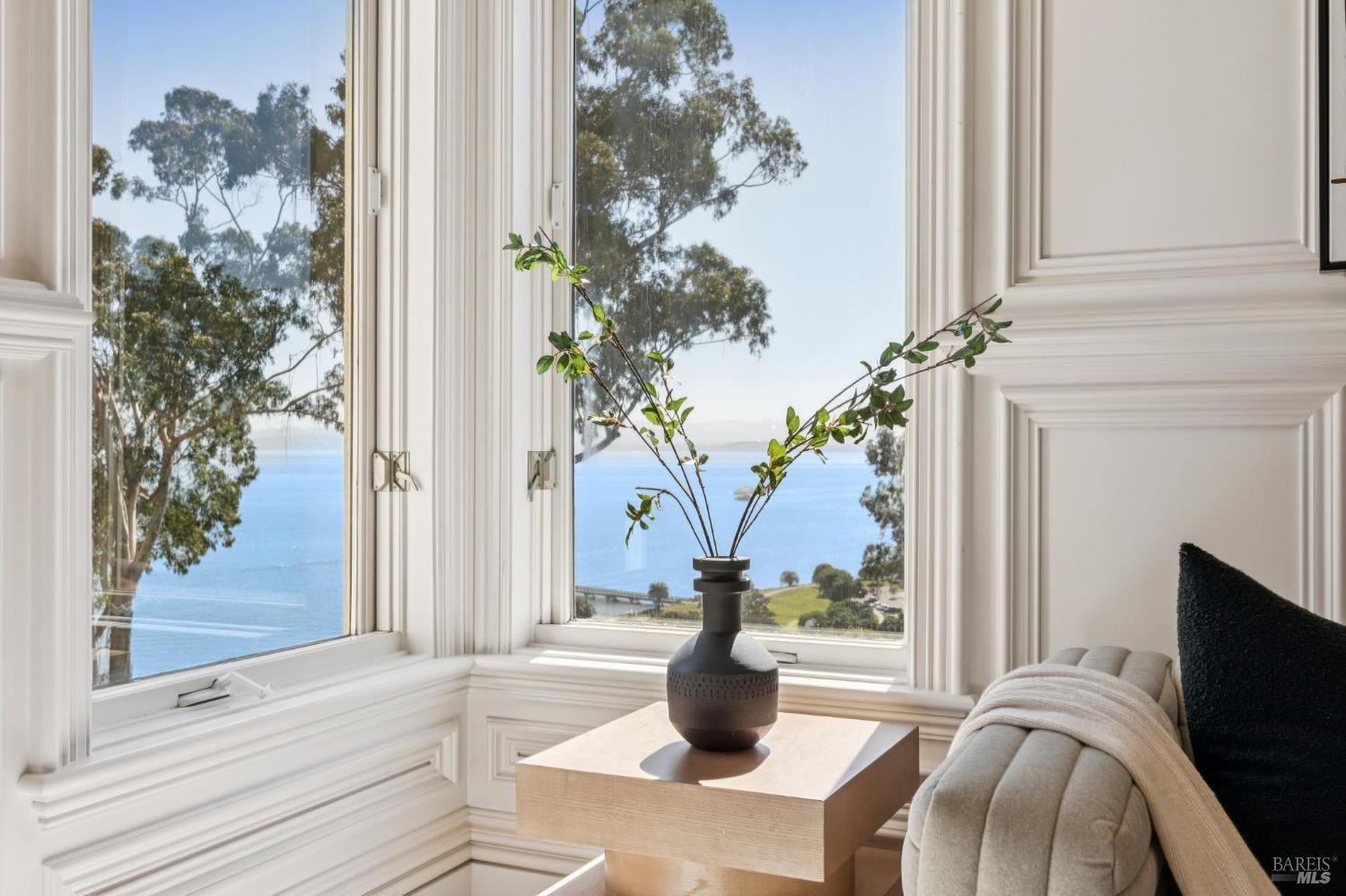 Detail Gallery Image 56 of 96 For 44 Marin Bay Park Ct, San Rafael,  CA 94901 - 5 Beds | 5/1 Baths