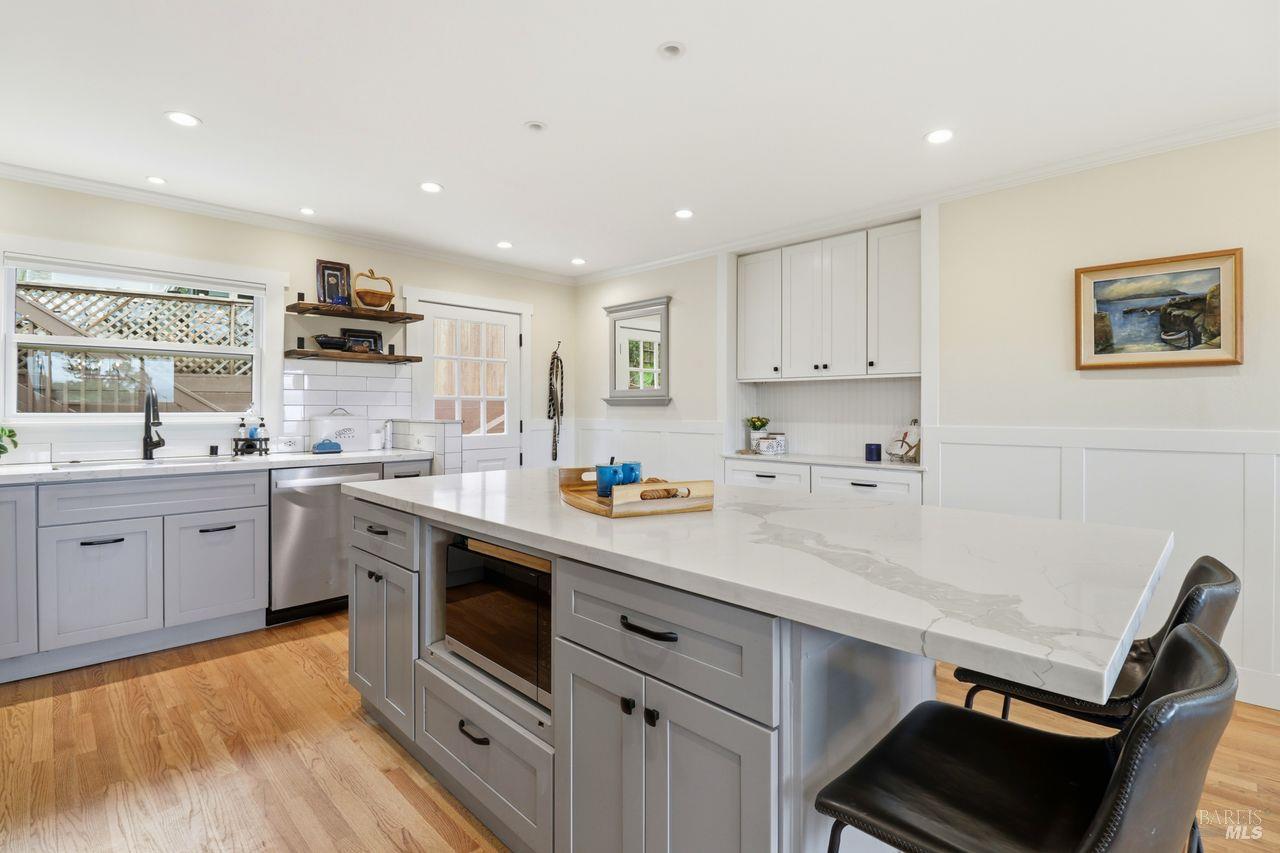 Detail Gallery Image 7 of 46 For 54 Manzanita Ave, Novato,  CA 94945 - 3 Beds | 2 Baths