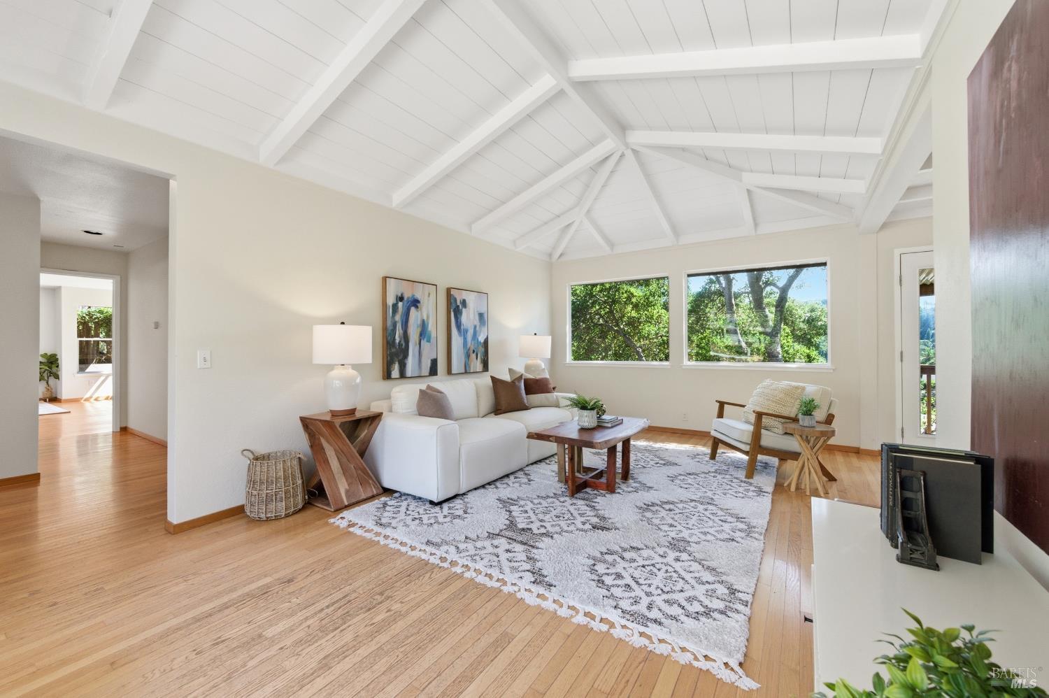 Detail Gallery Image 12 of 59 For 178 Reservoir Rd, San Rafael,  CA 94901 - 4 Beds | 3 Baths