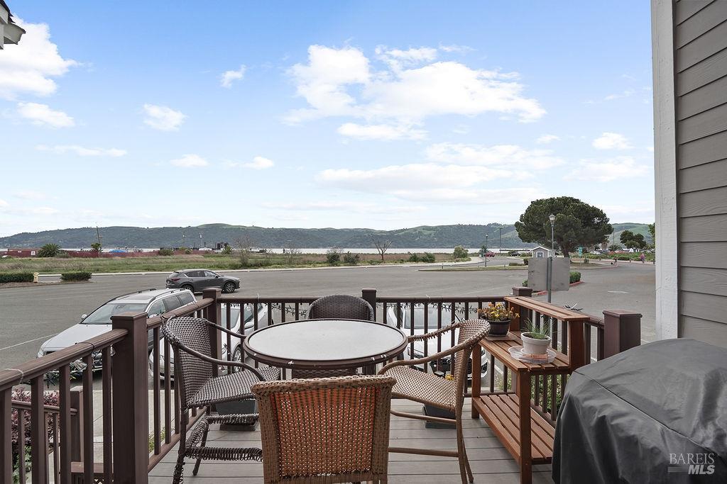 Detail Gallery Image 33 of 43 For 440 E E St, Benicia,  CA 94510 - 2 Beds | 2/1 Baths