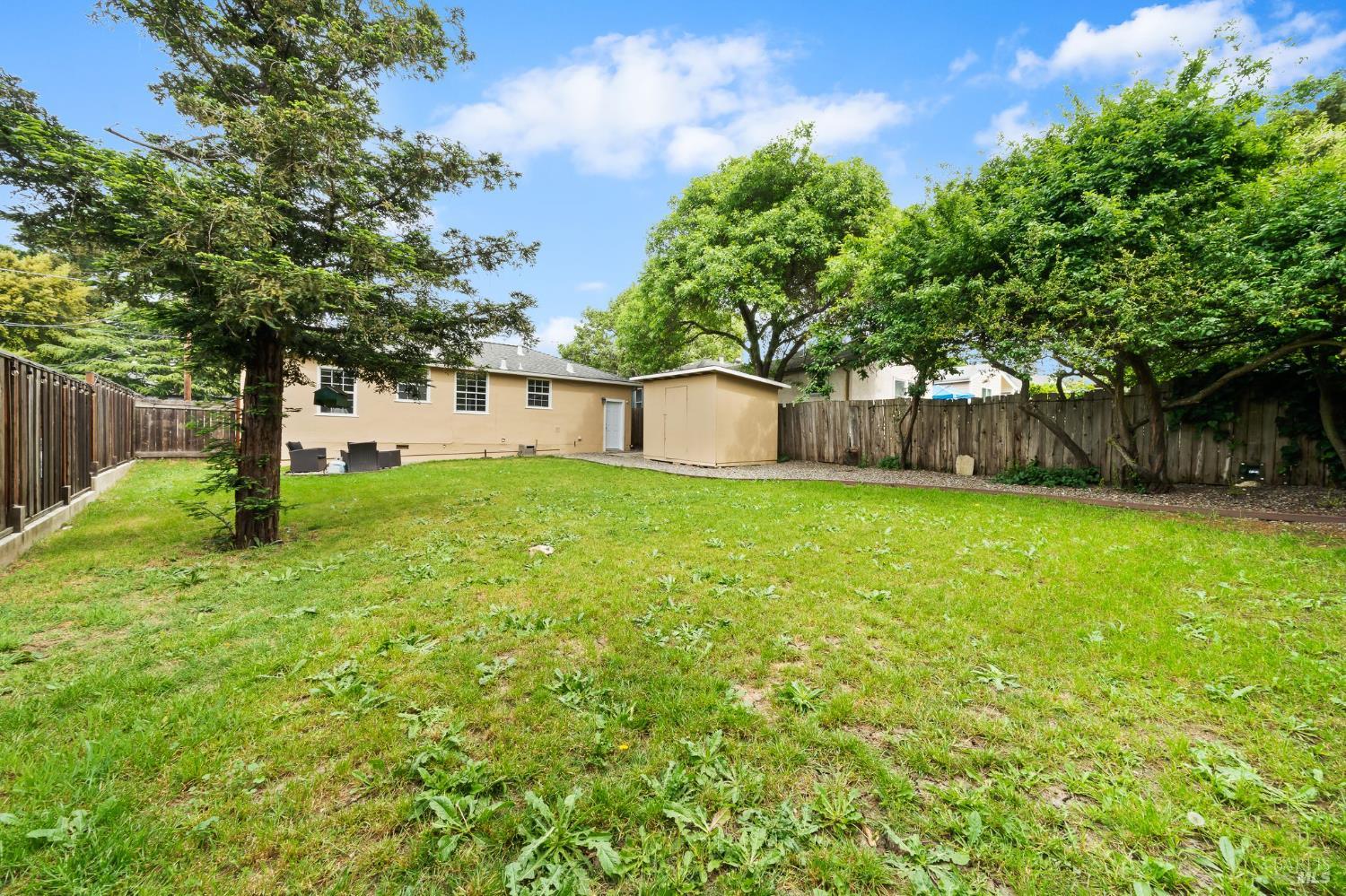 Detail Gallery Image 25 of 34 For 218 Hillcrest Ave, Benicia,  CA 94510 - 2 Beds | 1 Baths