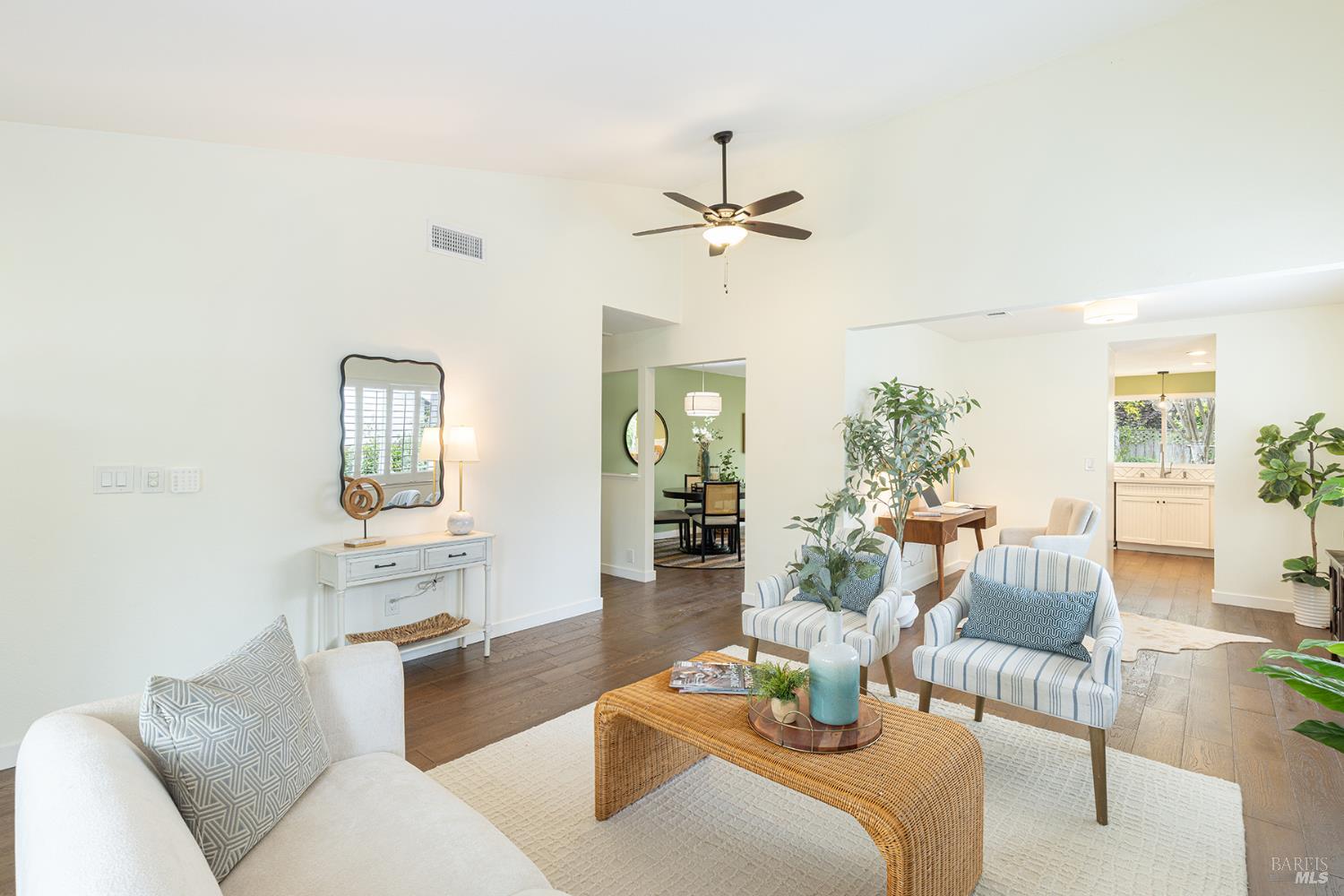 Detail Gallery Image 11 of 54 For 2431 Shoreline Dr, Napa,  CA 94558 - 3 Beds | 2 Baths