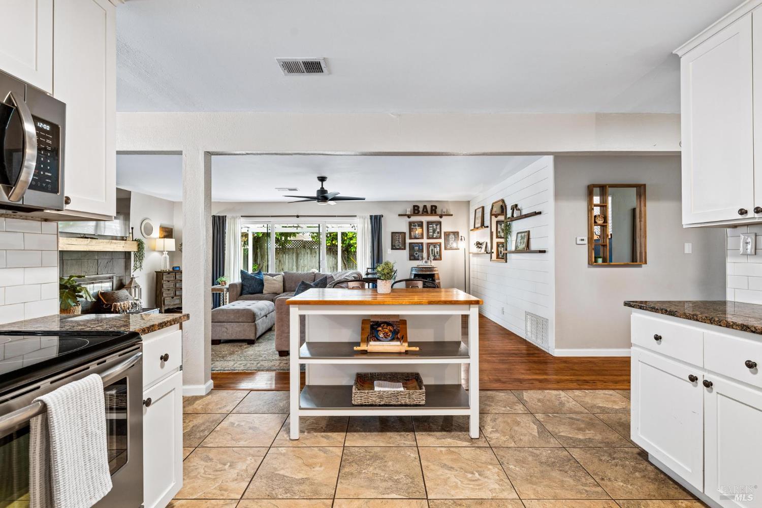 Detail Gallery Image 13 of 30 For 100 Anita Ct, Vacaville,  CA 95688 - 3 Beds | 2 Baths