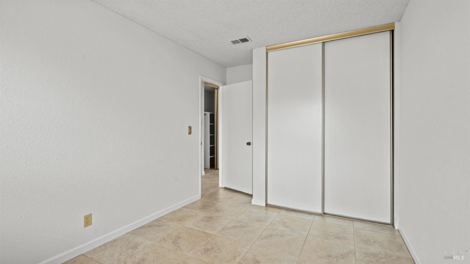 Detail Gallery Image 13 of 24 For 91 Banbury Way, Benicia,  CA 94510 - 3 Beds | 2 Baths