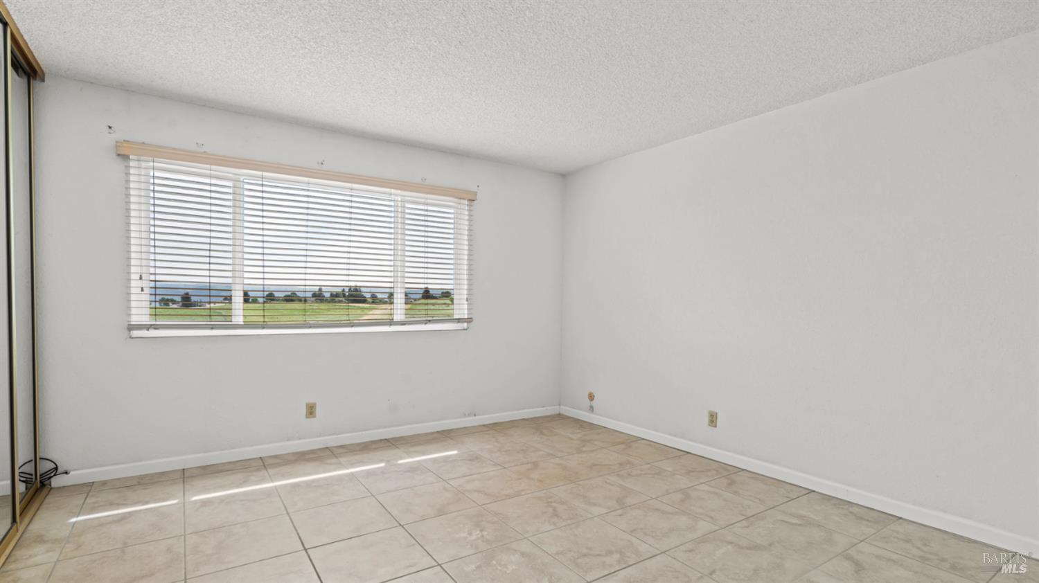 Detail Gallery Image 16 of 24 For 91 Banbury Way, Benicia,  CA 94510 - 3 Beds | 2 Baths