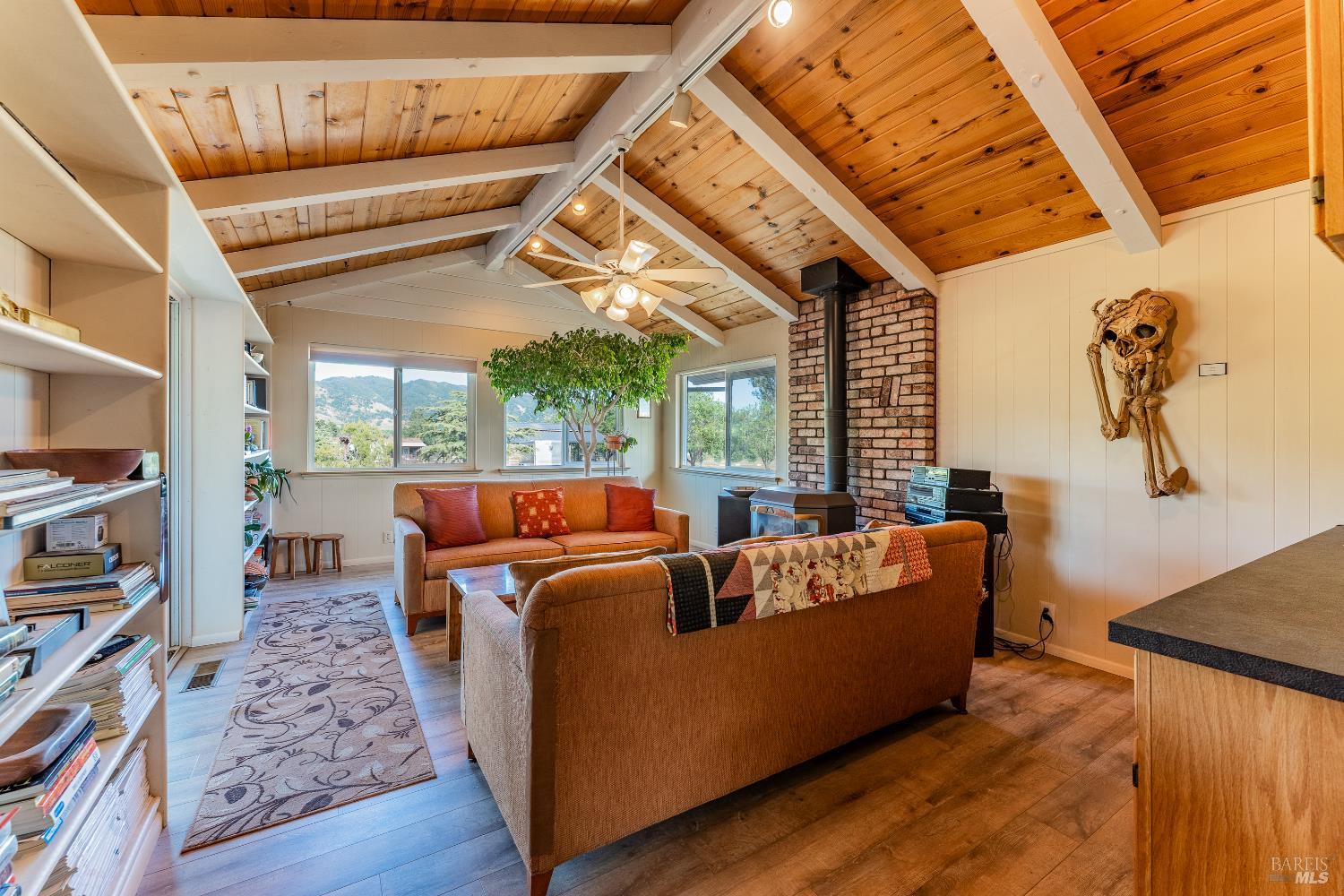 Detail Gallery Image 12 of 41 For 1961 Foothill Dr, Redwood Valley,  CA 95470 - 4 Beds | 2/1 Baths