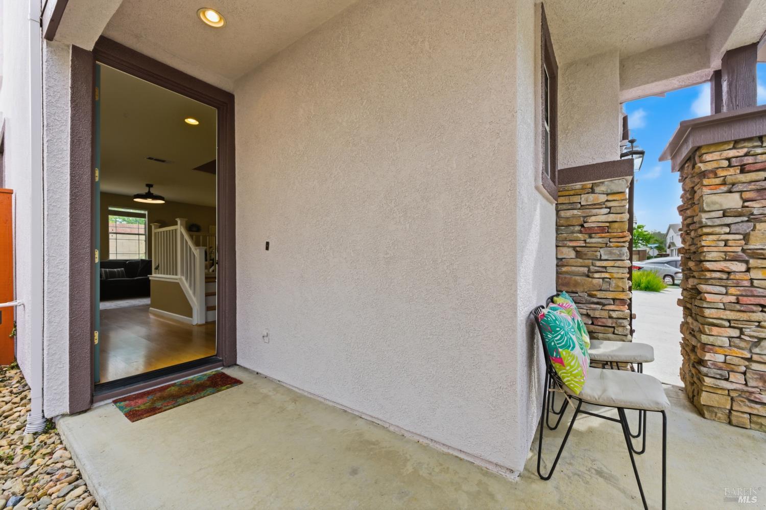 Detail Gallery Image 6 of 52 For 110 Chimney Rock Dr, Vacaville,  CA 95687 - 3 Beds | 2/1 Baths
