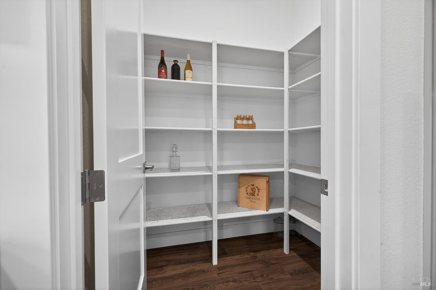 Detail Gallery Image 7 of 38 For 1145 Portello Ln, Windsor,  CA 95492 - 3 Beds | 3 Baths