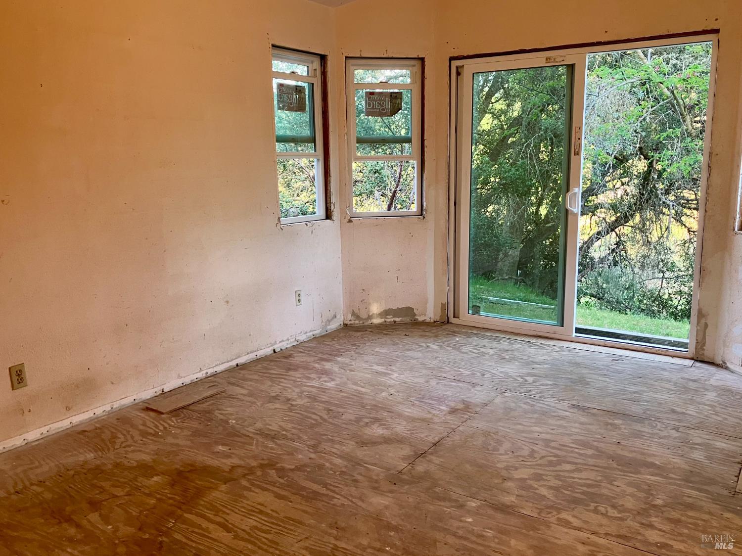 Detail Gallery Image 15 of 30 For 17440 Cache Creek Rd, Clearlake Oaks,  CA 95423 - 3 Beds | 2 Baths