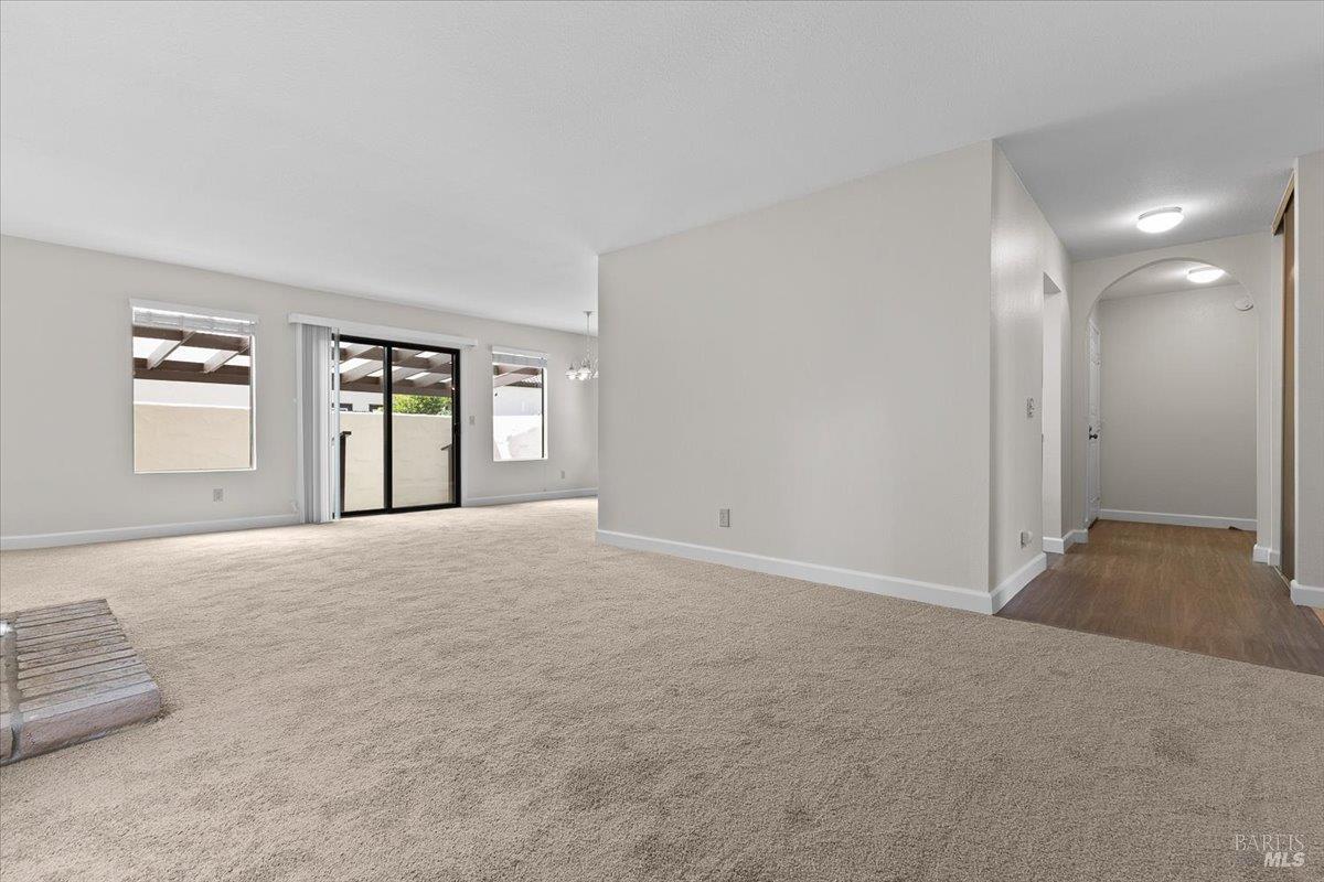 Detail Gallery Image 9 of 37 For 920 Shady Oak Dr, Santa Rosa,  CA 95404 - 3 Beds | 2 Baths