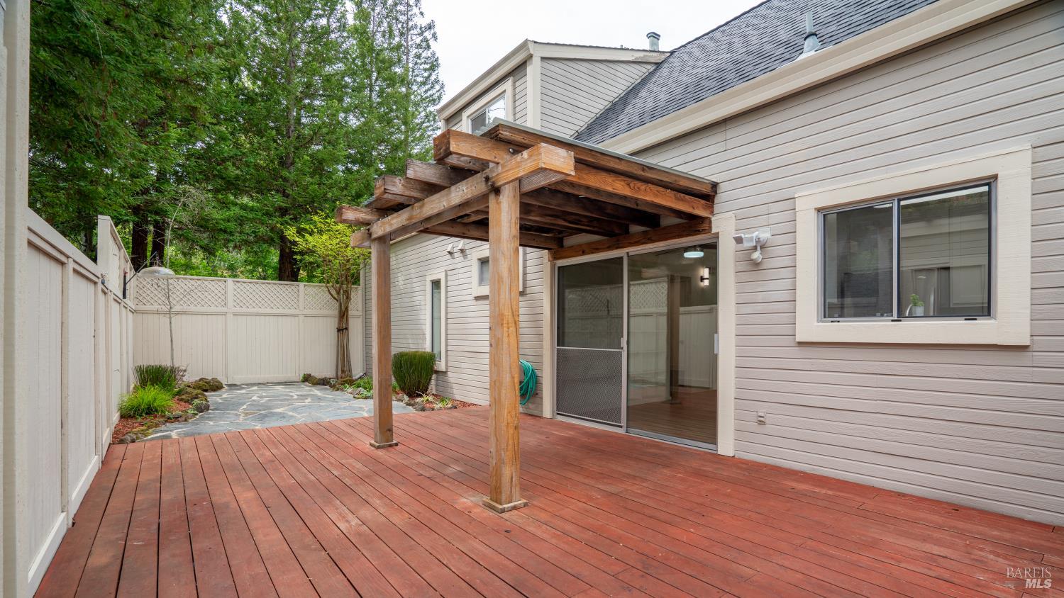 Detail Gallery Image 12 of 33 For 3335 Yulupa Ave, Santa Rosa,  CA 95405 - 3 Beds | 1/1 Baths