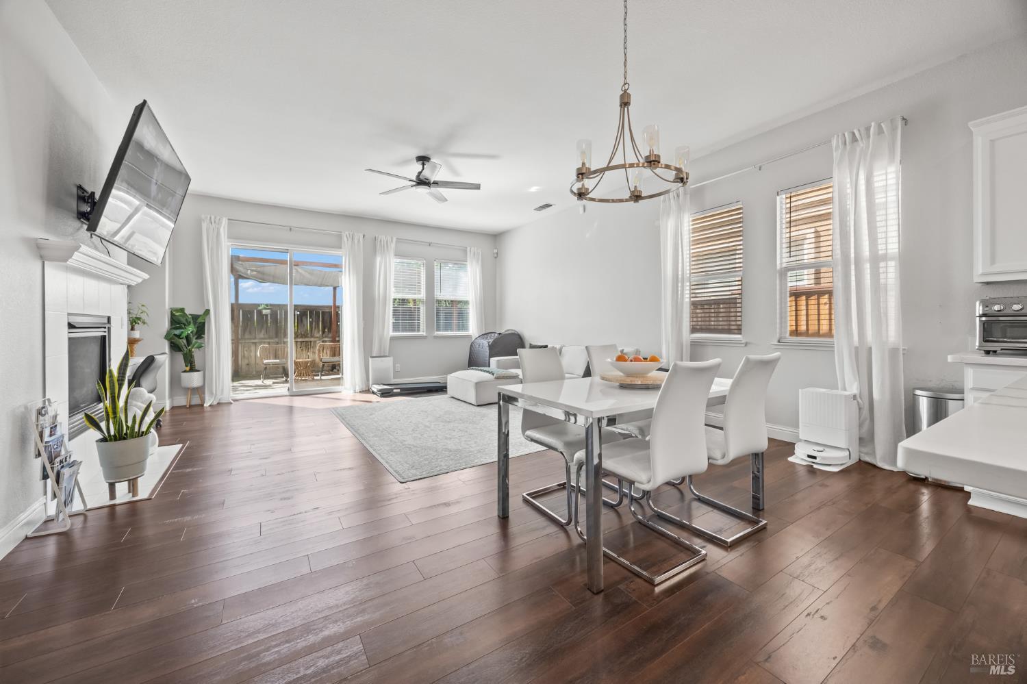 Detail Gallery Image 9 of 51 For 5161 Freitas Way, Fairfield,  CA 94533 - 3 Beds | 2 Baths