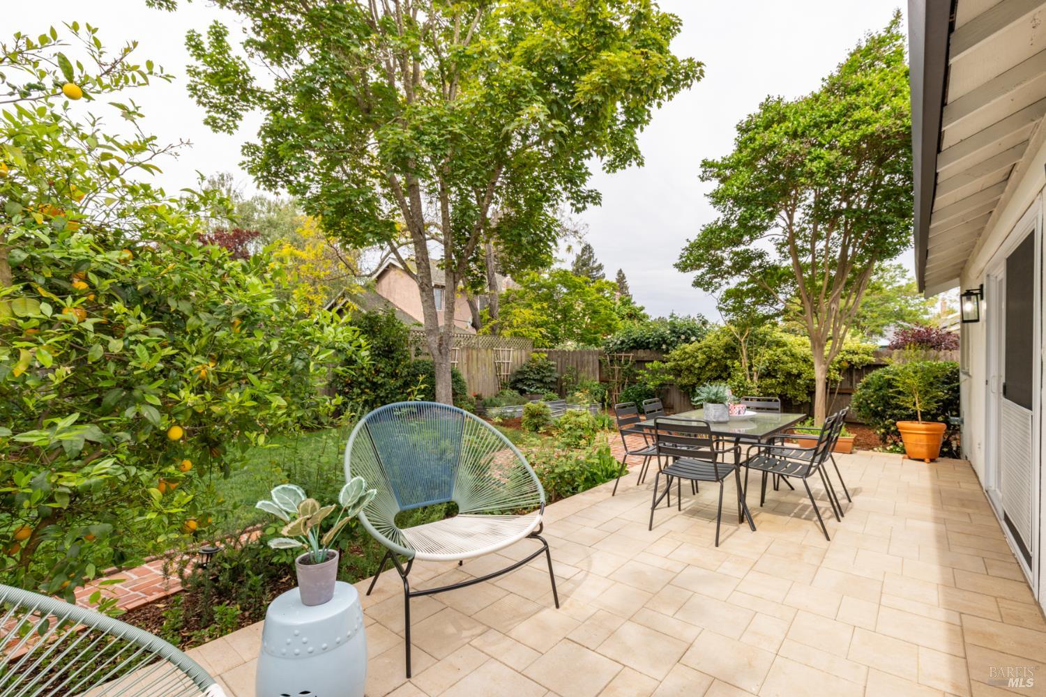 Detail Gallery Image 30 of 54 For 2431 Shoreline Dr, Napa,  CA 94558 - 3 Beds | 2 Baths