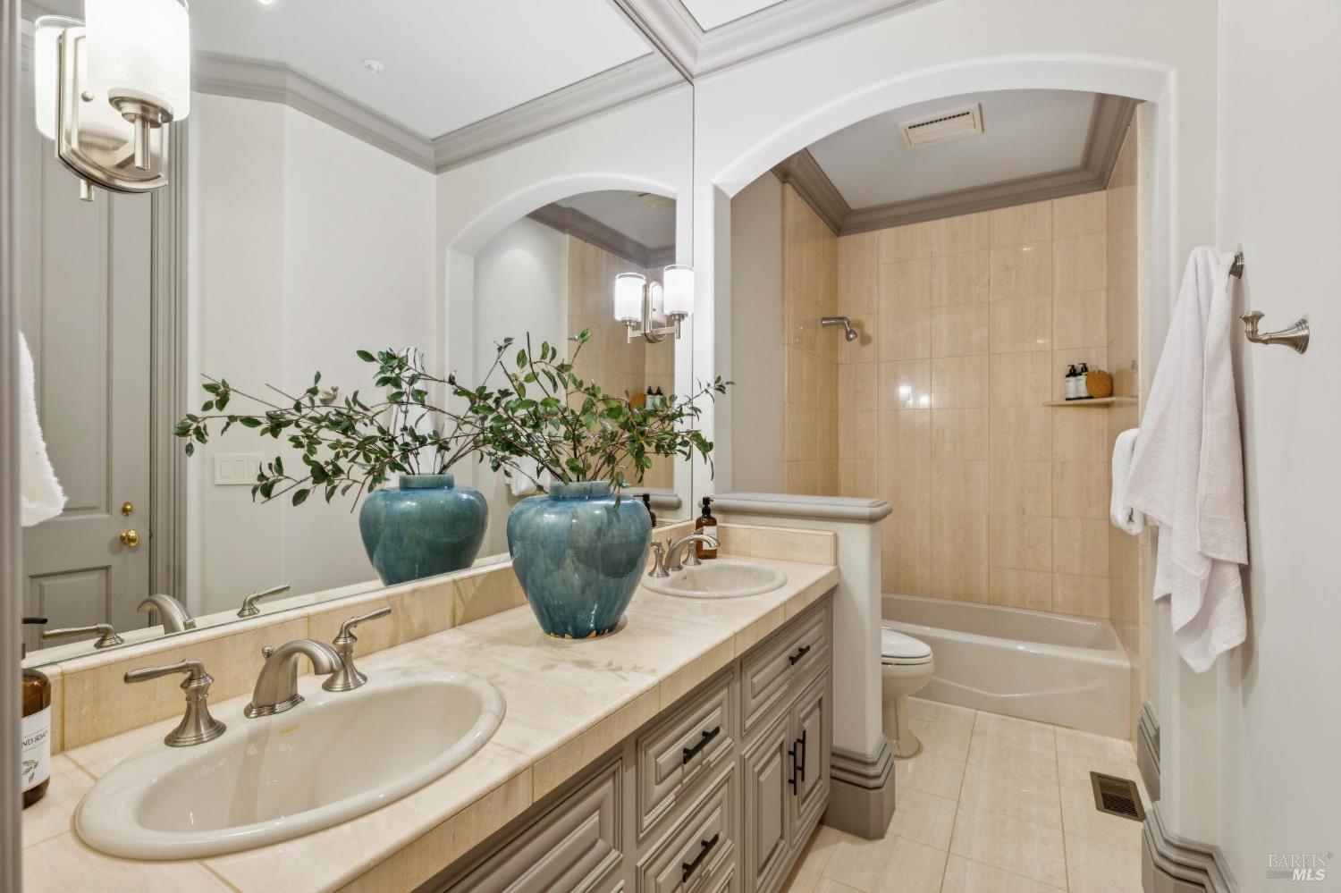 Detail Gallery Image 82 of 96 For 44 Marin Bay Park Ct, San Rafael,  CA 94901 - 5 Beds | 5/1 Baths