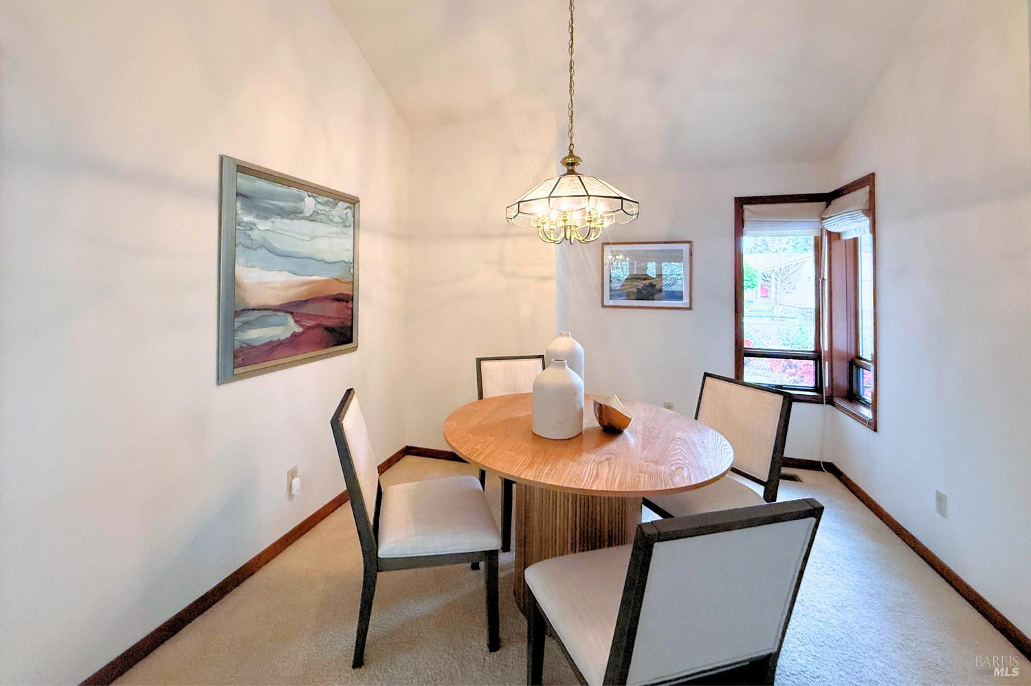 Detail Gallery Image 4 of 15 For 665 4th St, Sonoma,  CA 95476 - 3 Beds | 2 Baths