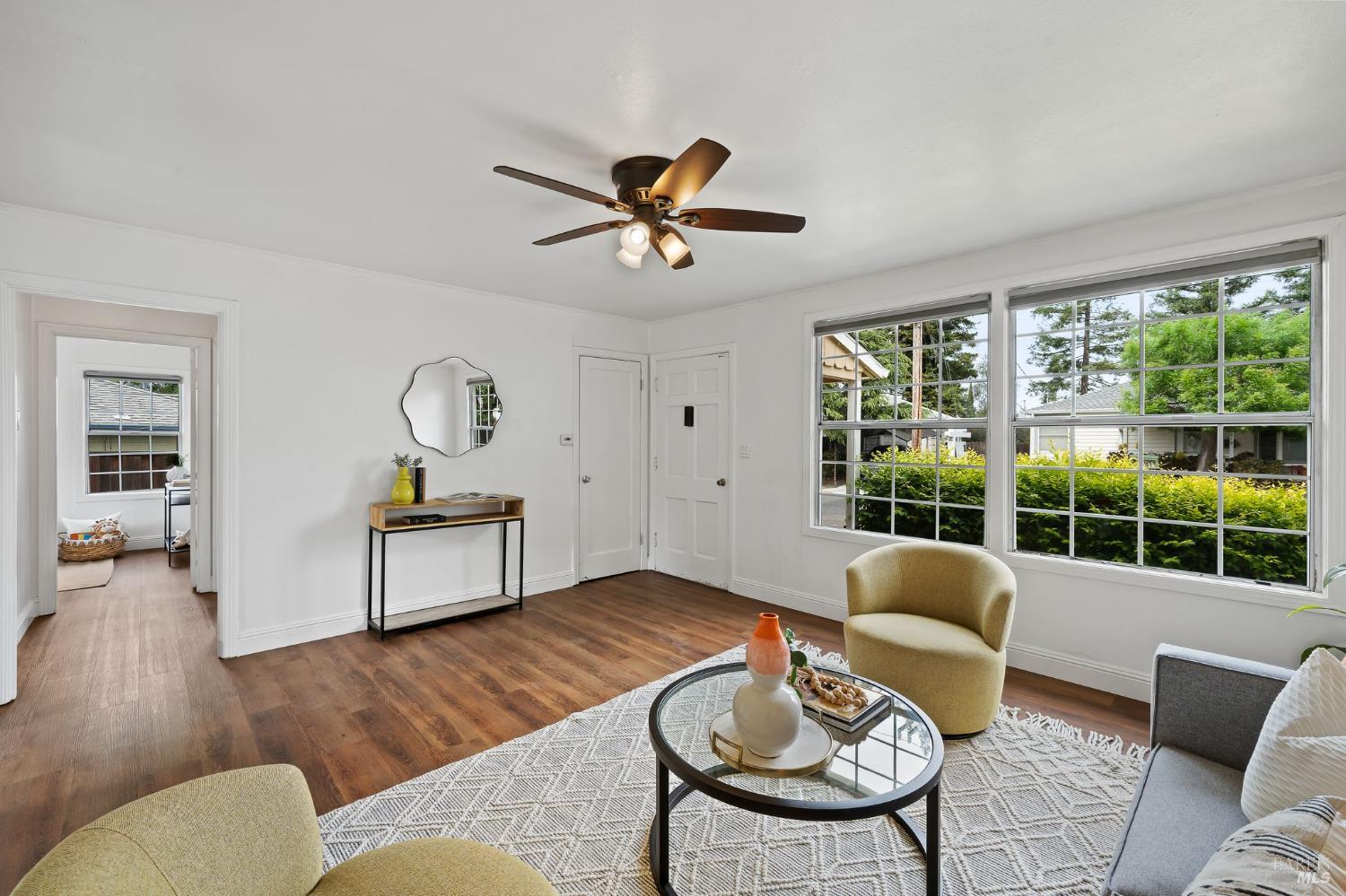 Detail Gallery Image 8 of 34 For 218 Hillcrest Ave, Benicia,  CA 94510 - 2 Beds | 1 Baths