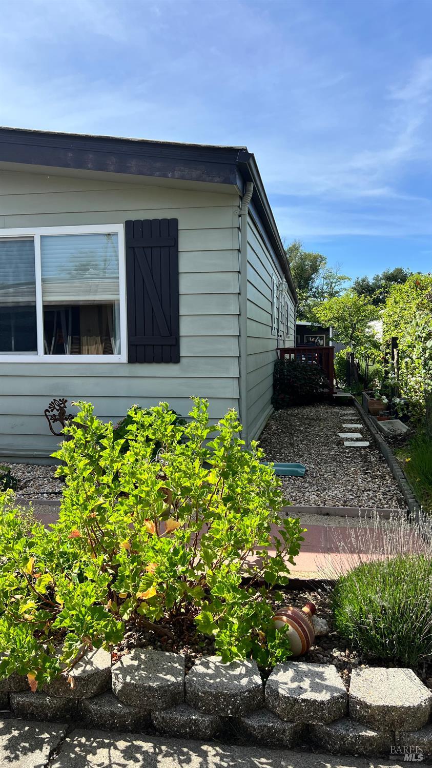 Detail Gallery Image 6 of 39 For 41 Cuernavaca Dr, Sonoma,  CA 95476 - 2 Beds | 2 Baths