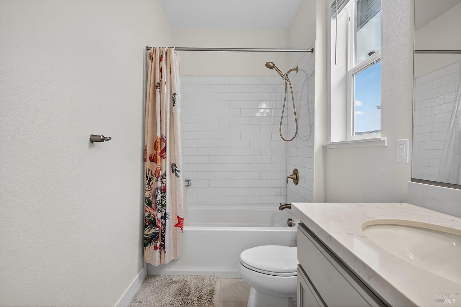 Detail Gallery Image 21 of 38 For 1145 Portello Ln, Windsor,  CA 95492 - 3 Beds | 3 Baths