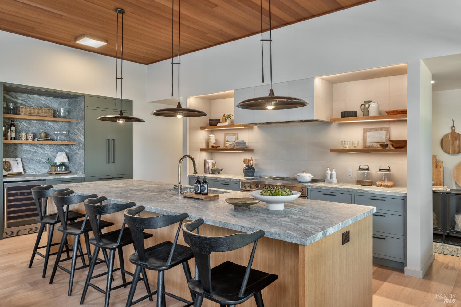 Detail Gallery Image 7 of 43 For 18492 White Oak Dr, Sonoma,  CA 95476 - 4 Beds | 4/1 Baths