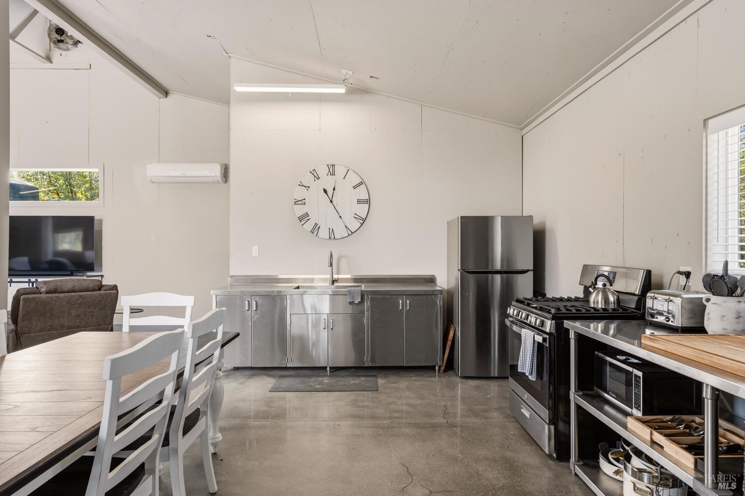 Detail Gallery Image 14 of 48 For 2800 Feliz Creek Rd, Hopland,  CA 95449 - – Beds | – Baths