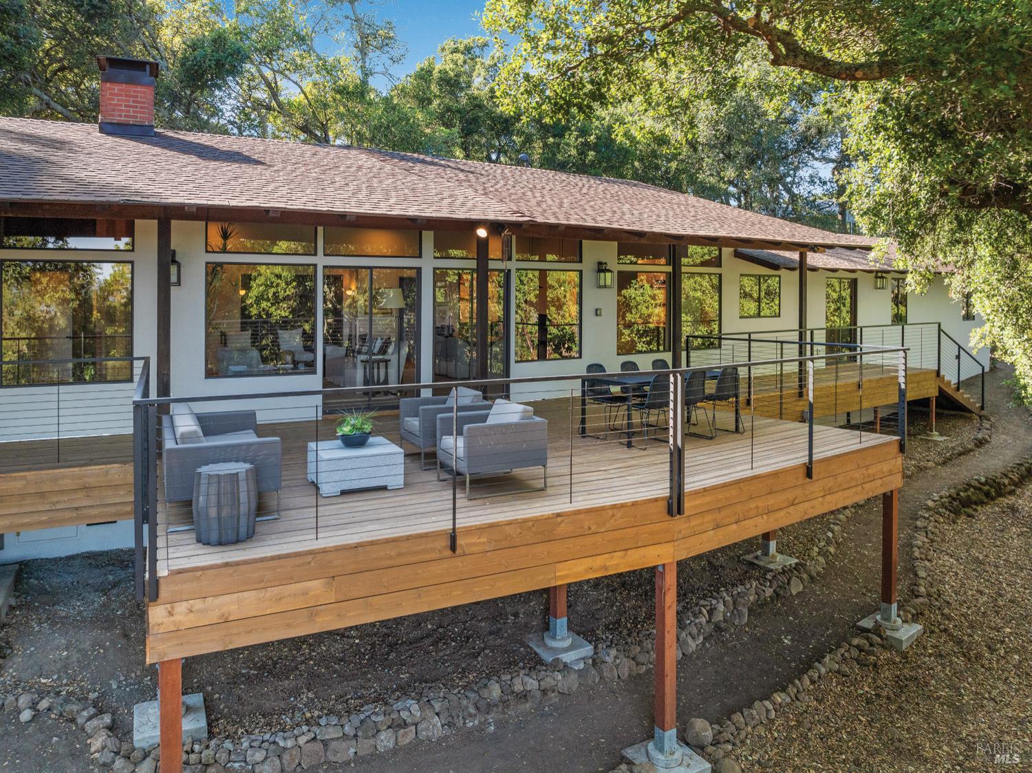 Detail Gallery Image 34 of 43 For 18492 White Oak Dr, Sonoma,  CA 95476 - 4 Beds | 4/1 Baths