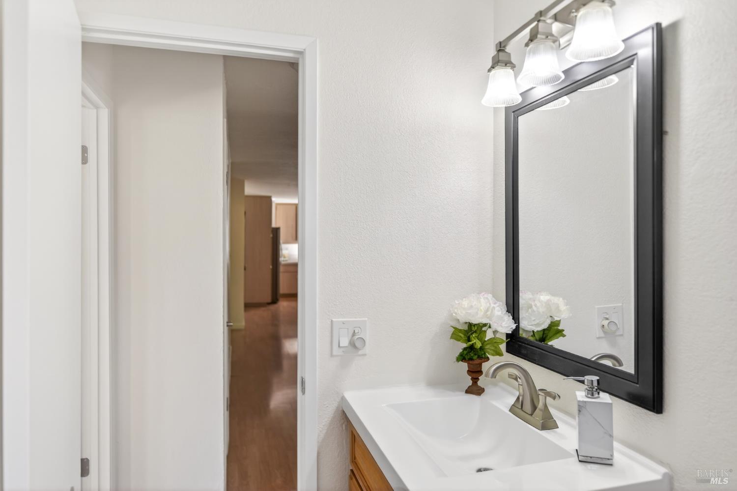 Detail Gallery Image 14 of 34 For 3541 Twin Oaks Dr, Napa,  CA 94558 - 4 Beds | 2 Baths