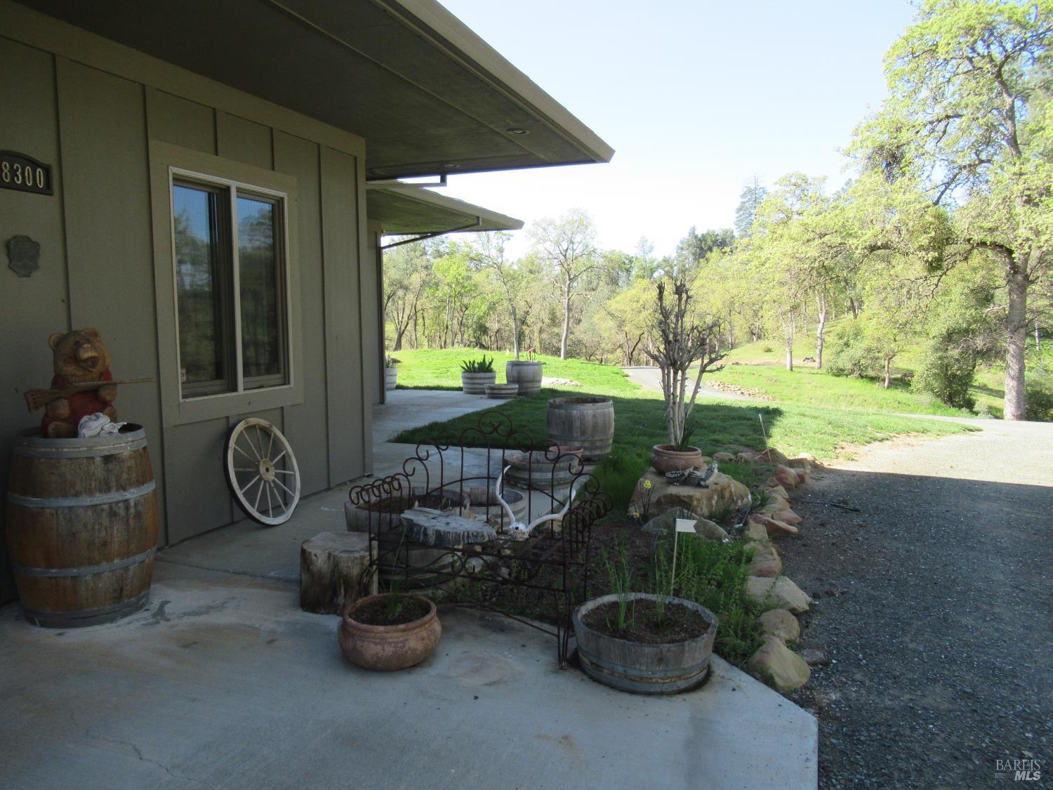 Detail Gallery Image 7 of 49 For 18300 Morgan Valley Rd, Lower Lake,  CA 95457 - 2 Beds | 2 Baths